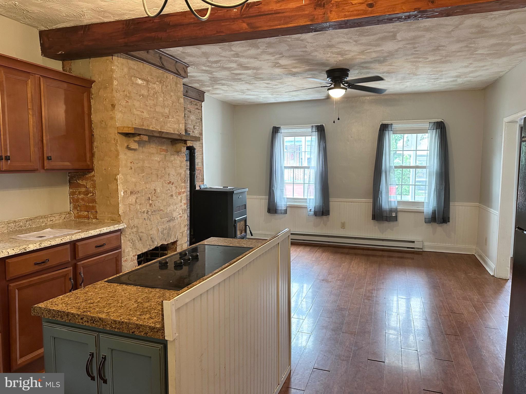 309 OAKVILLE ROAD