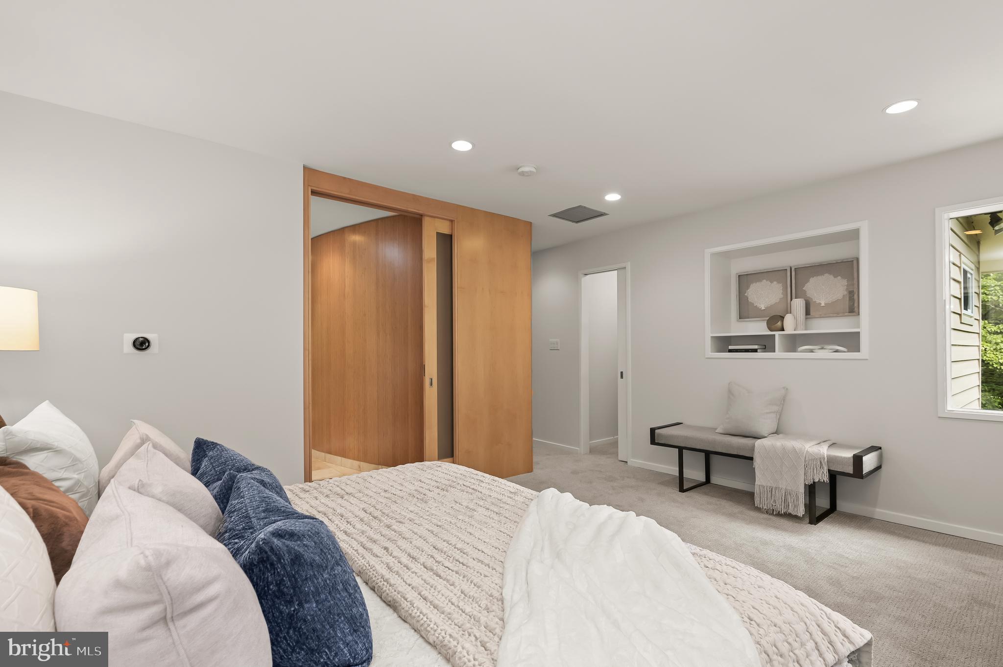 CARDEROCK SPRINGS - Residential