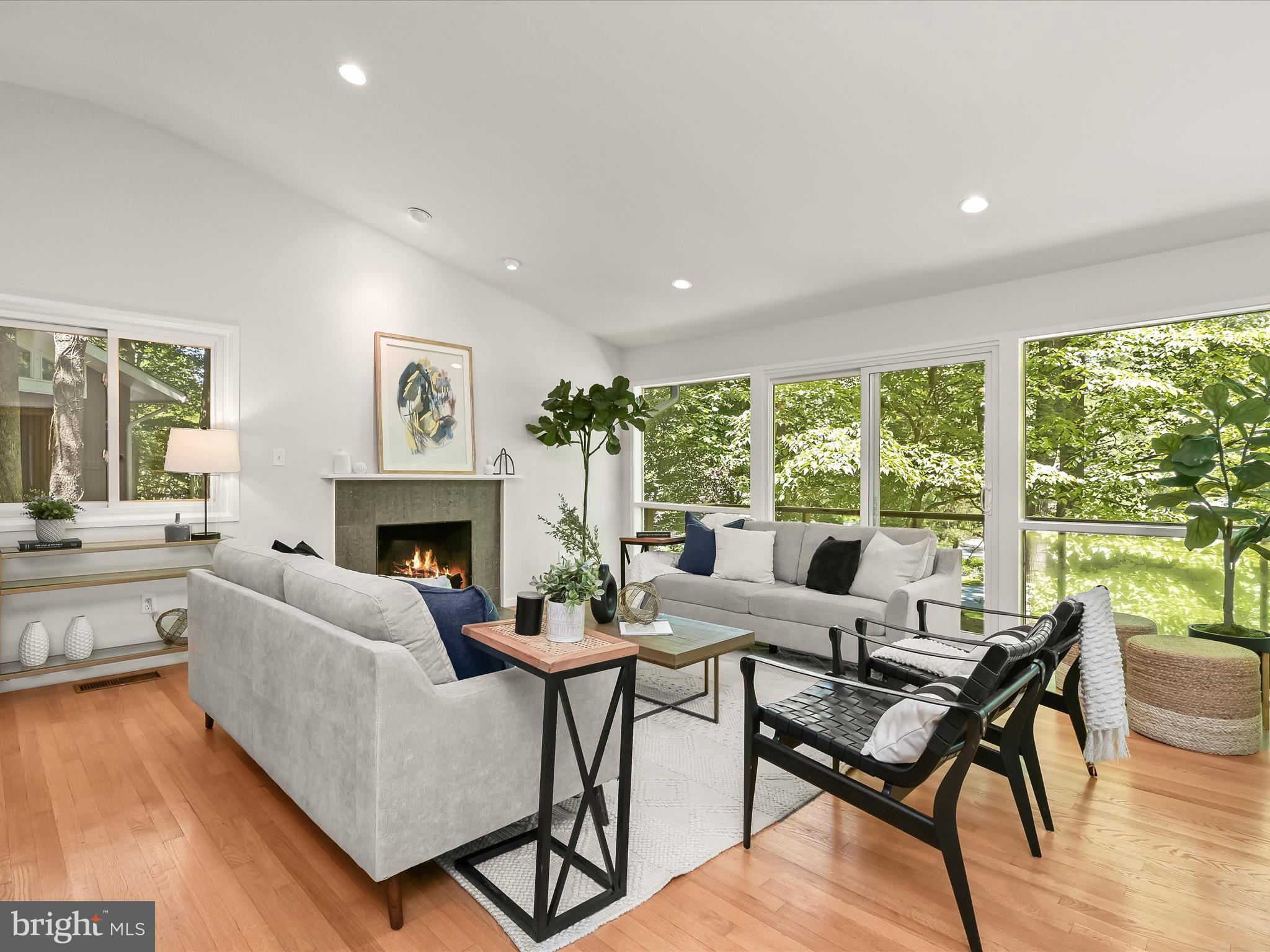 CARDEROCK SPRINGS - Residential