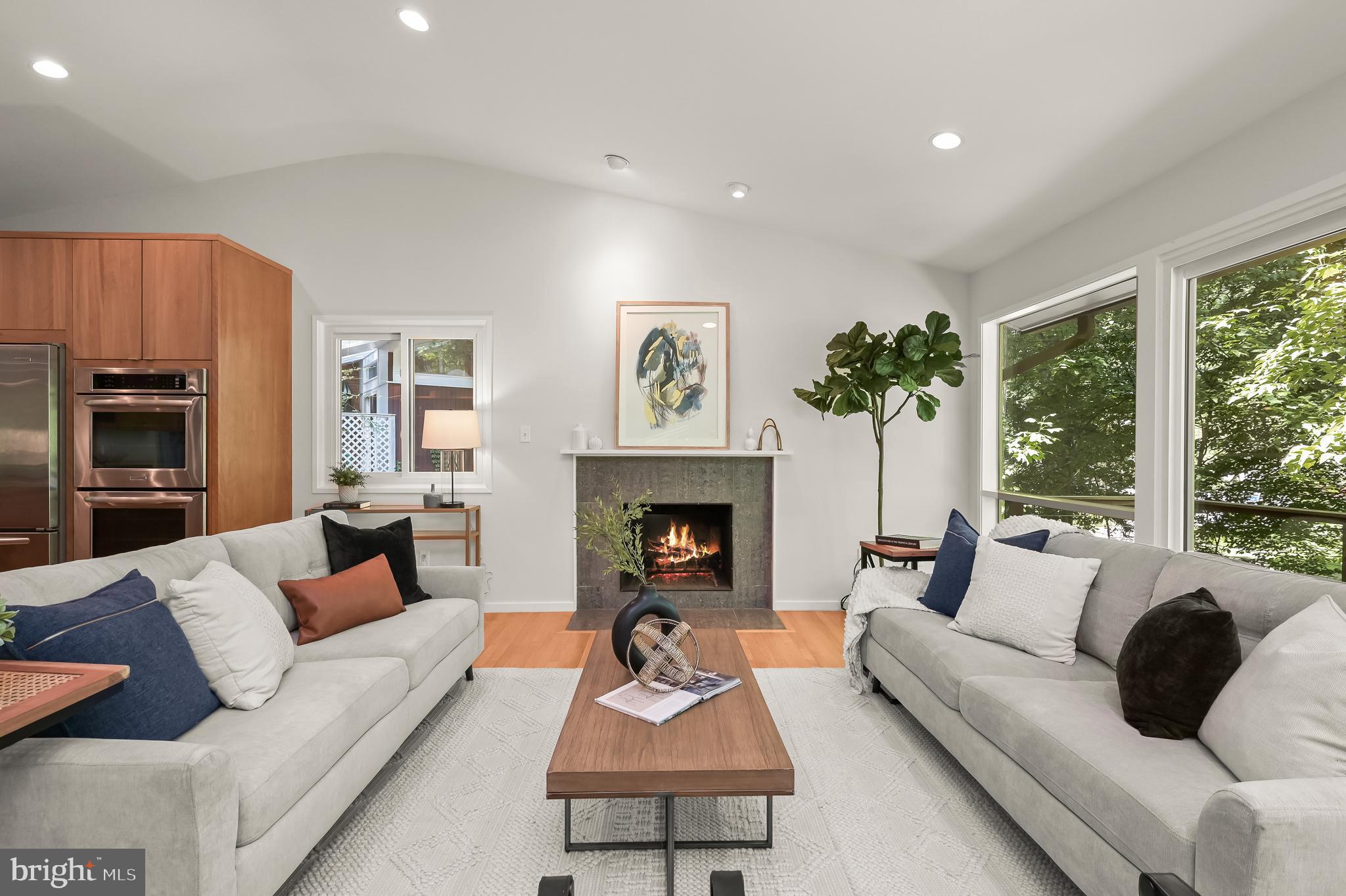 CARDEROCK SPRINGS - Residential