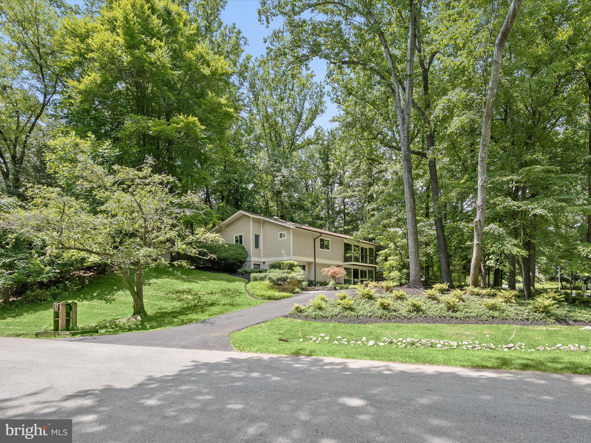 CARDEROCK SPRINGS - Residential