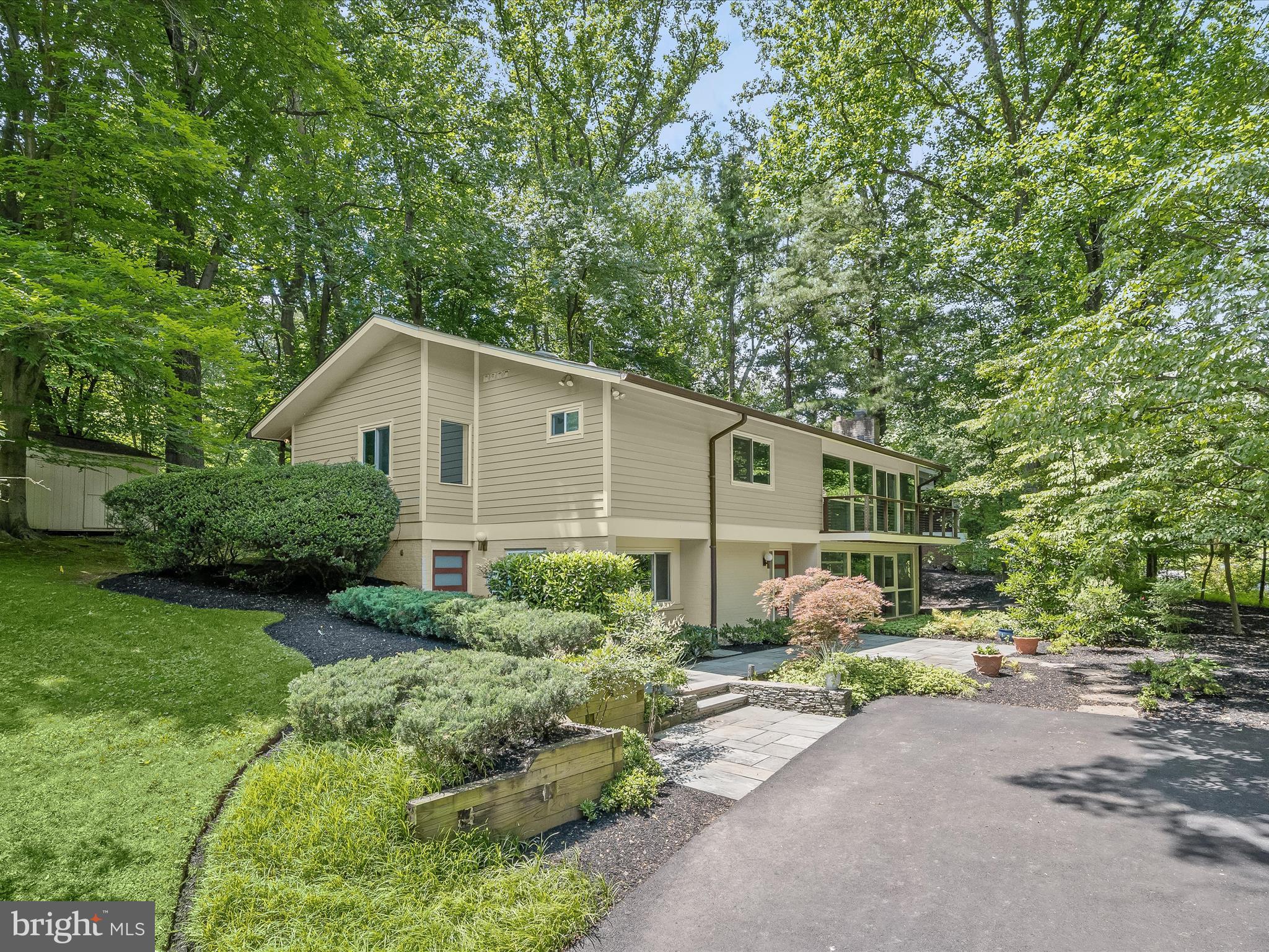 CARDEROCK SPRINGS - Residential