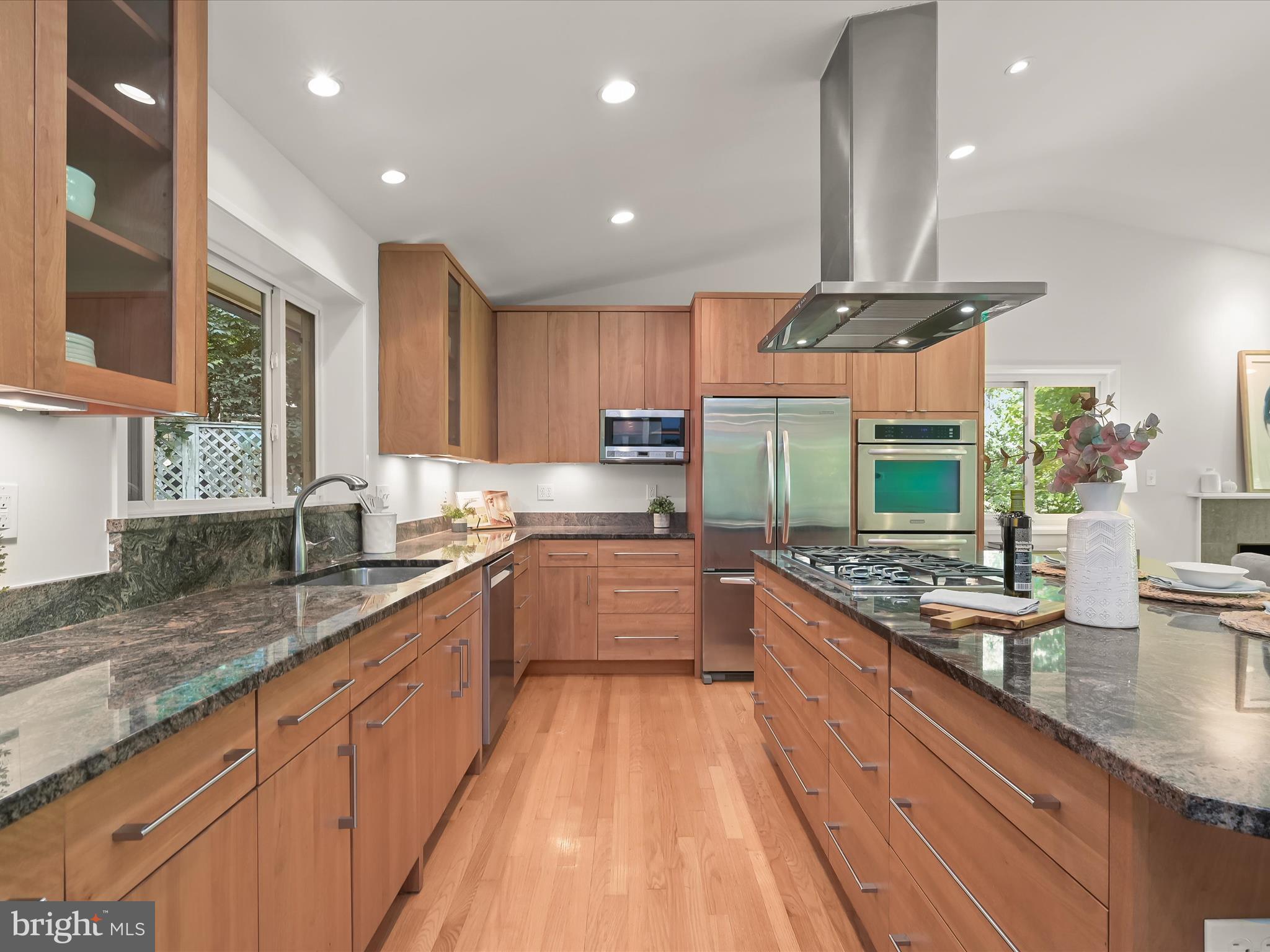 CARDEROCK SPRINGS - Residential