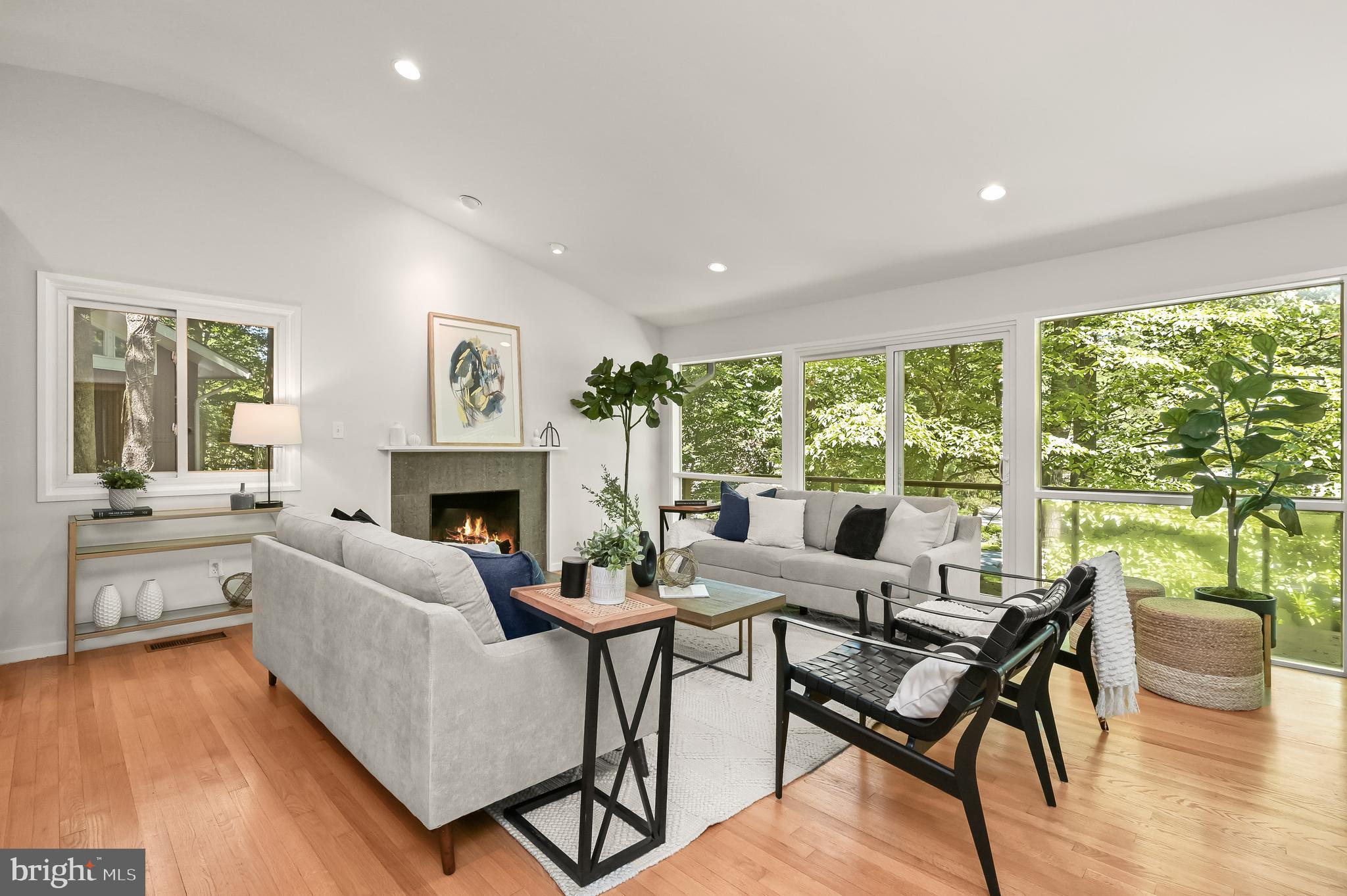 CARDEROCK SPRINGS - Residential