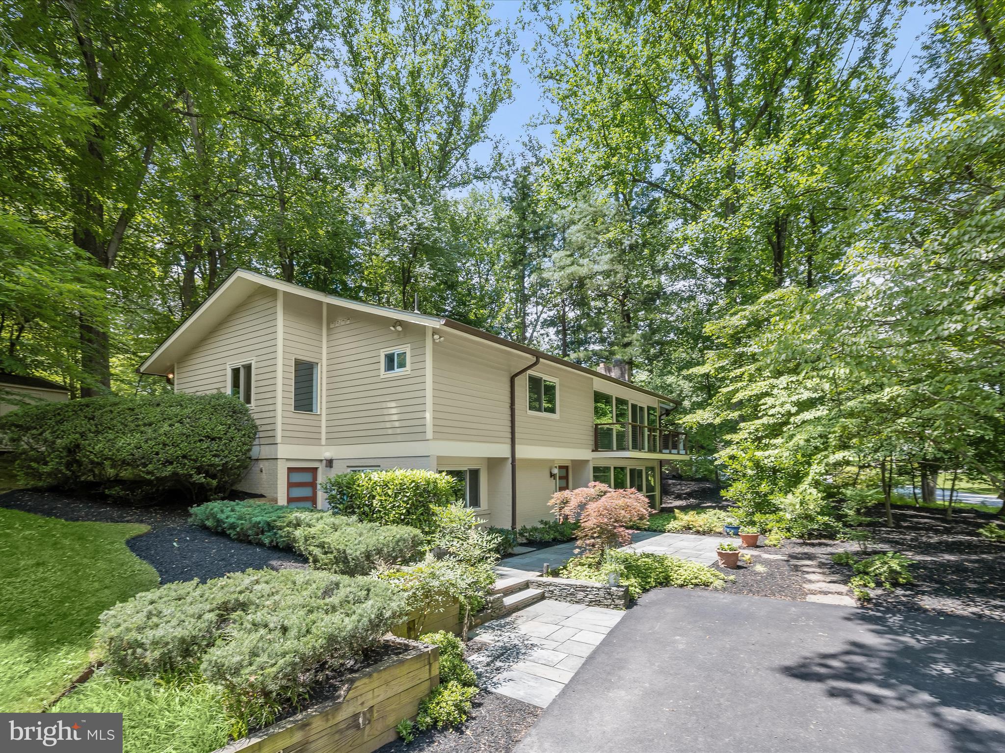 CARDEROCK SPRINGS - Residential