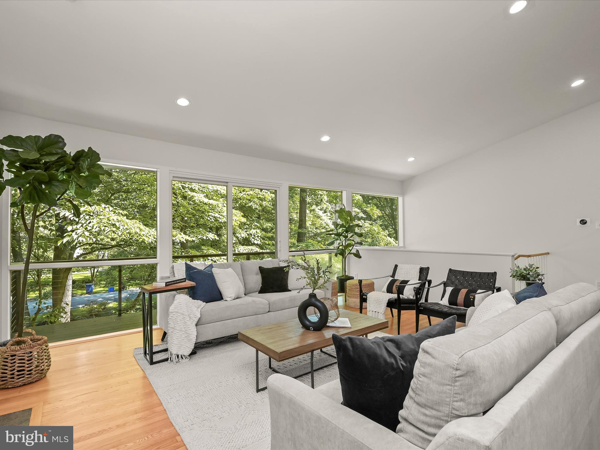 CARDEROCK SPRINGS - Residential