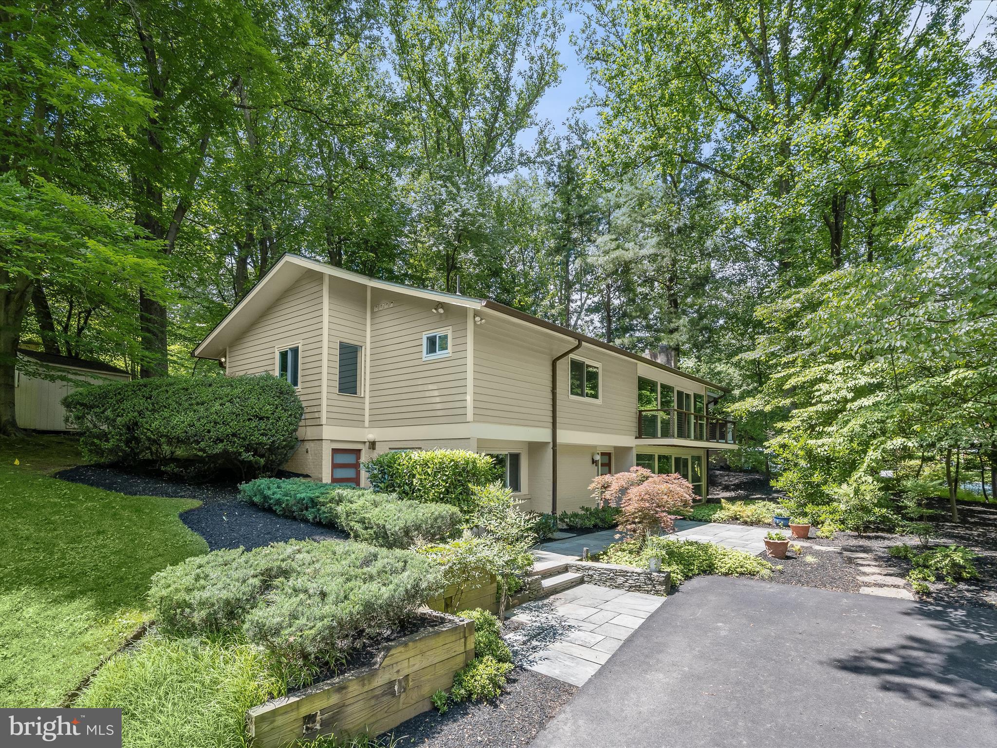 CARDEROCK SPRINGS - Residential