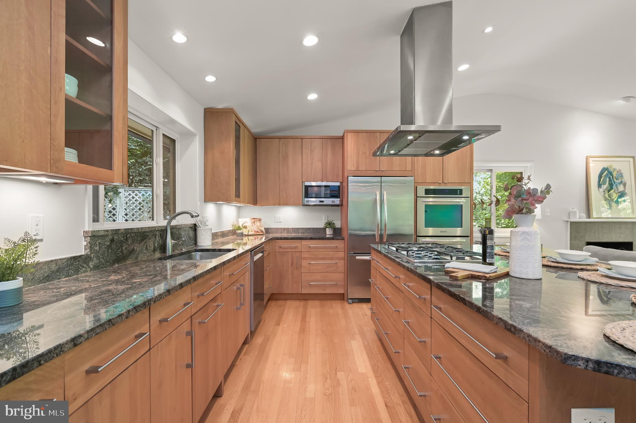 CARDEROCK SPRINGS - Residential