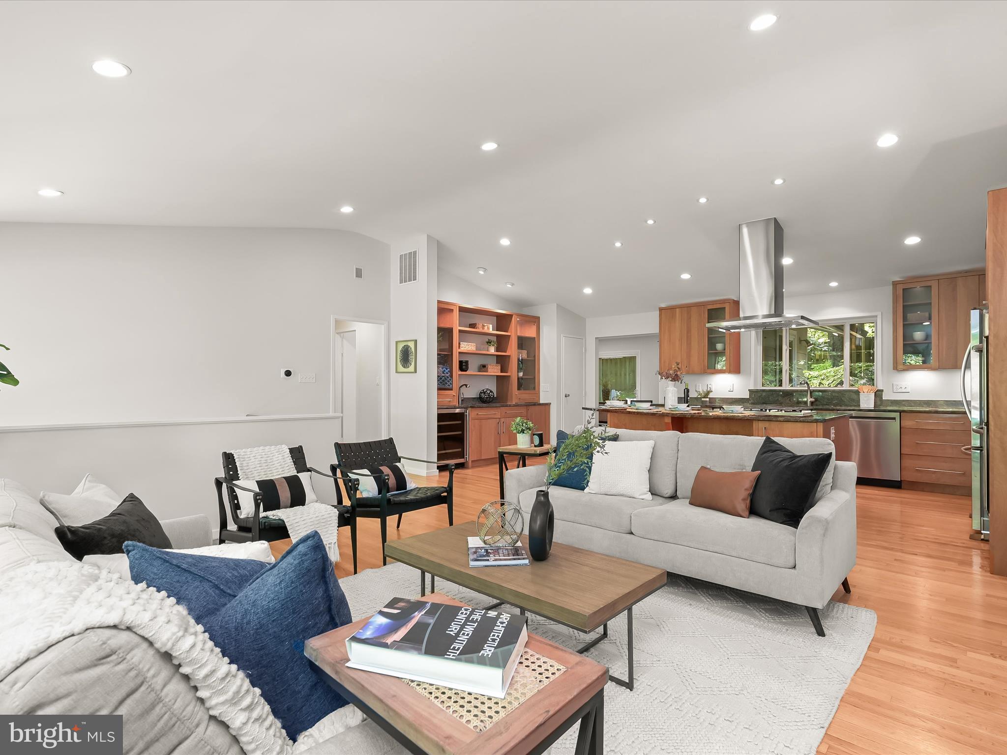 CARDEROCK SPRINGS - Residential