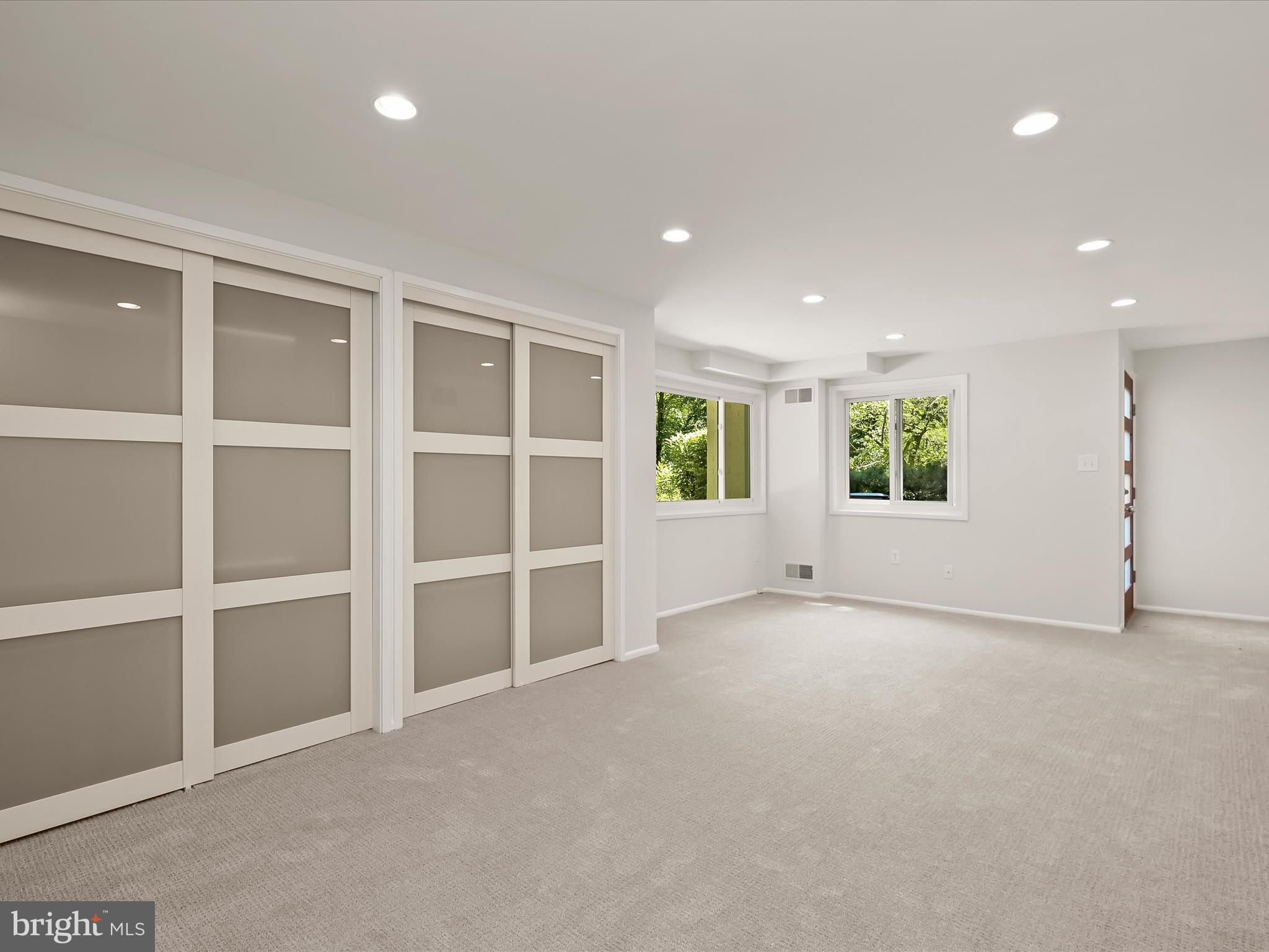 CARDEROCK SPRINGS - Residential