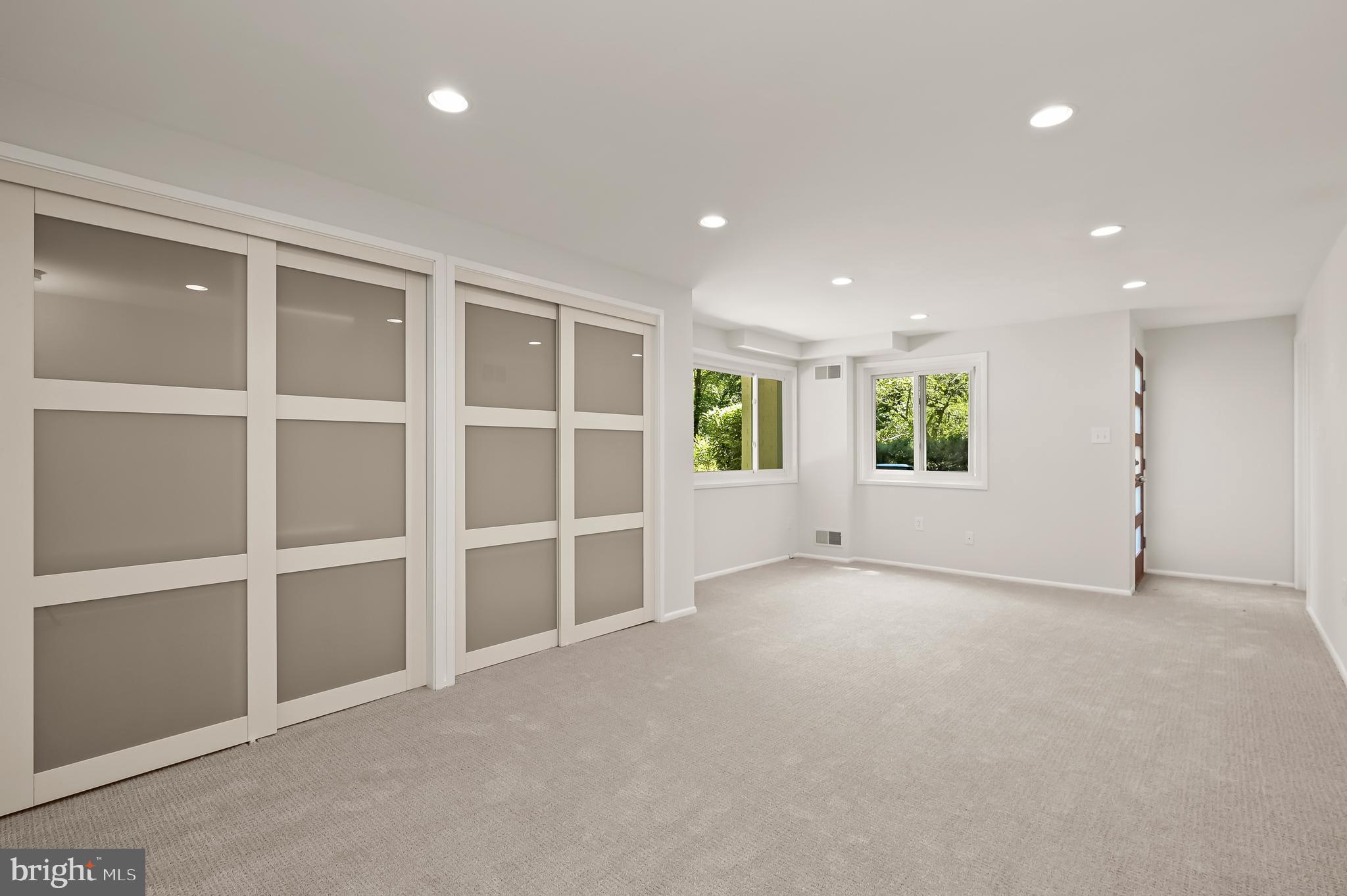 CARDEROCK SPRINGS - Residential