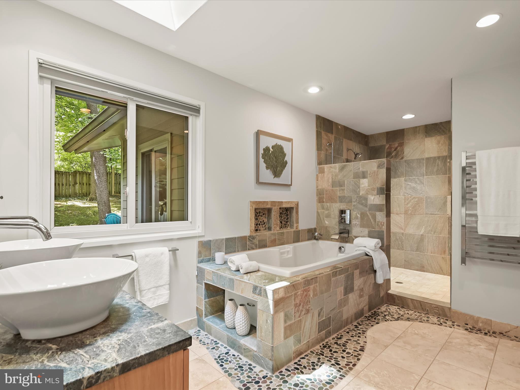 CARDEROCK SPRINGS - Residential