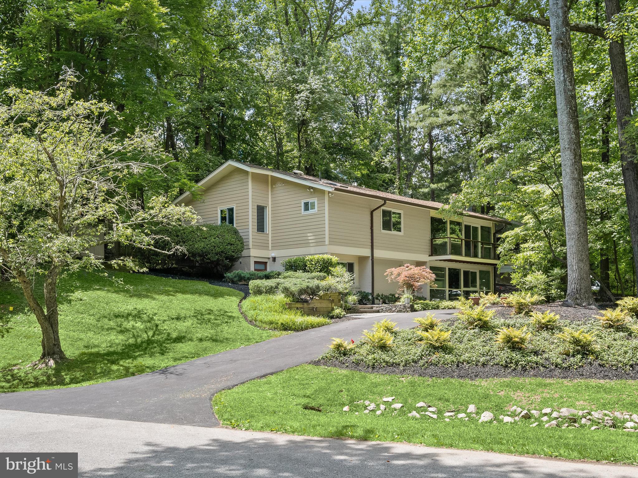 CARDEROCK SPRINGS - Residential