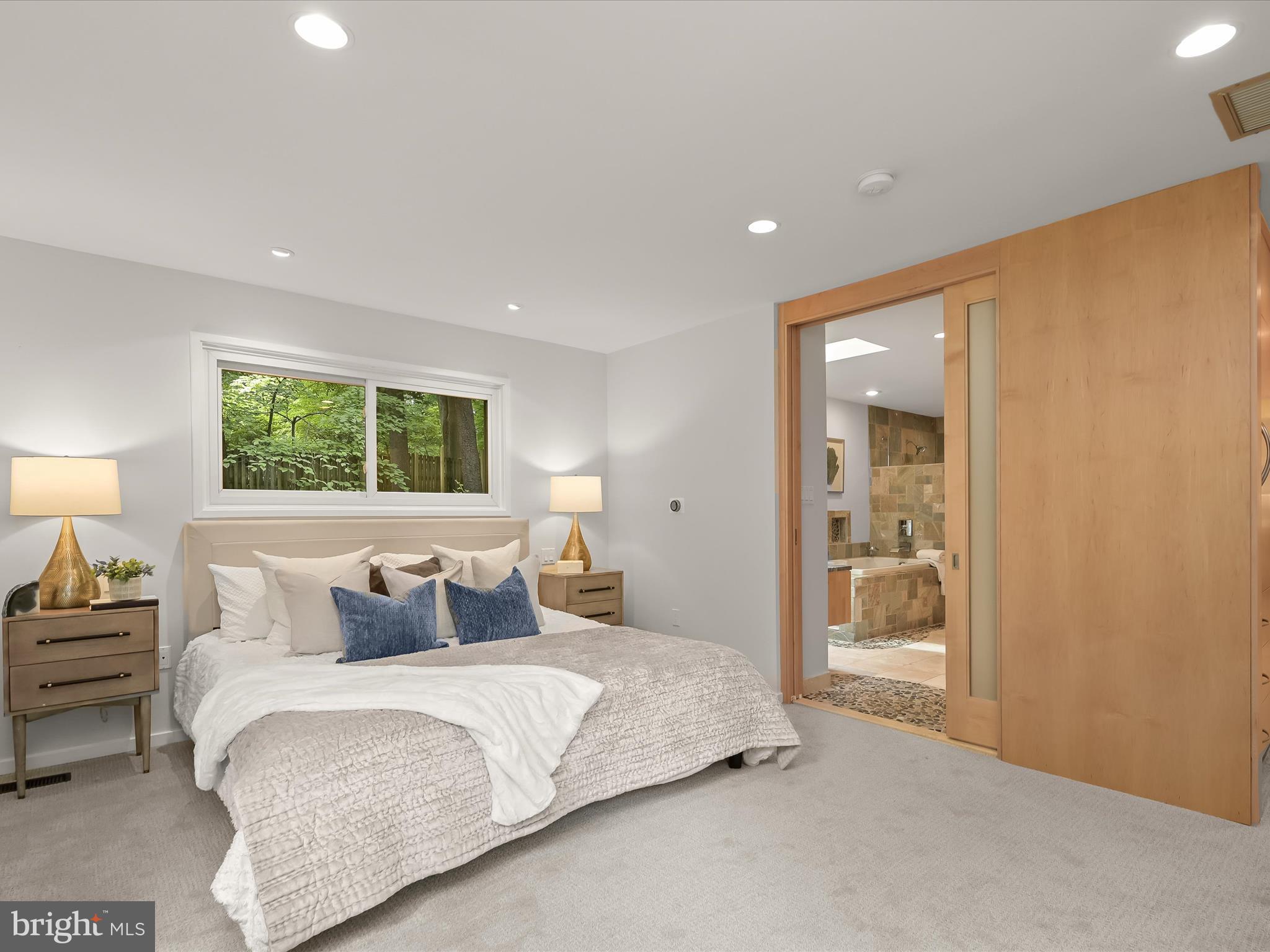 CARDEROCK SPRINGS - Residential