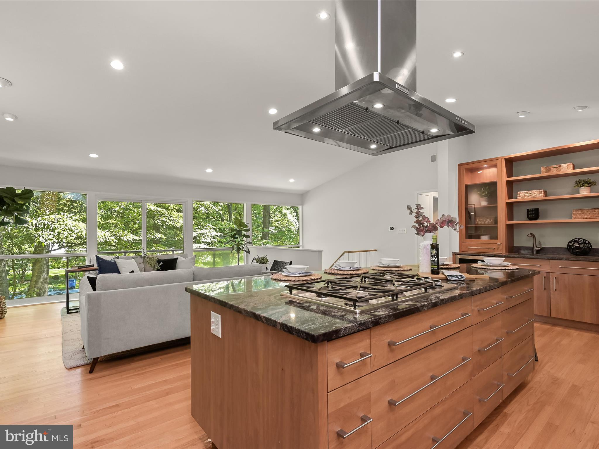 CARDEROCK SPRINGS - Residential