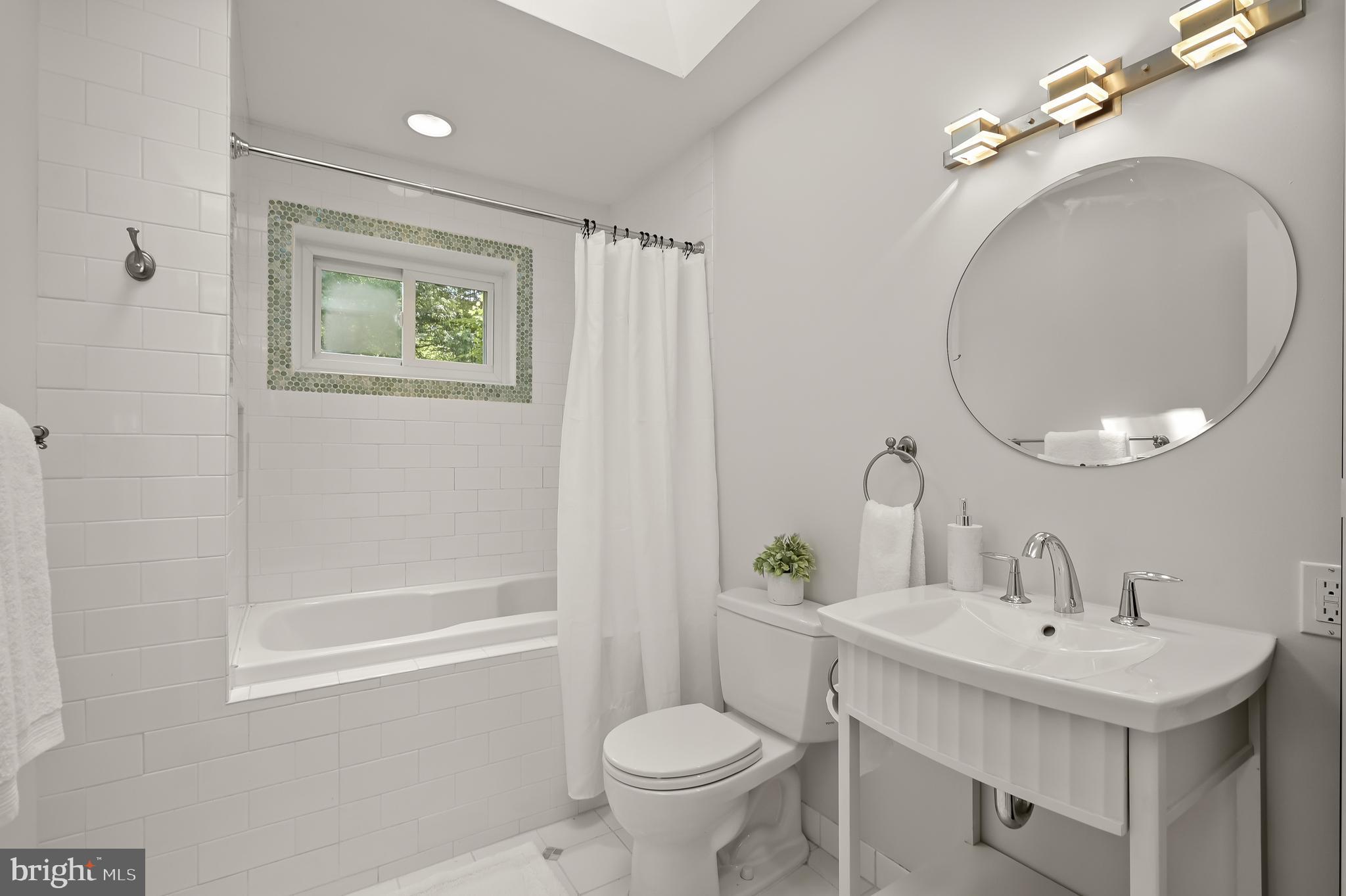 CARDEROCK SPRINGS - Residential