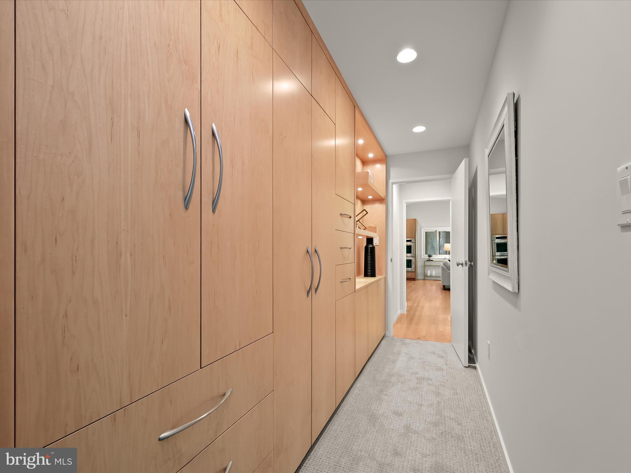 CARDEROCK SPRINGS - Residential