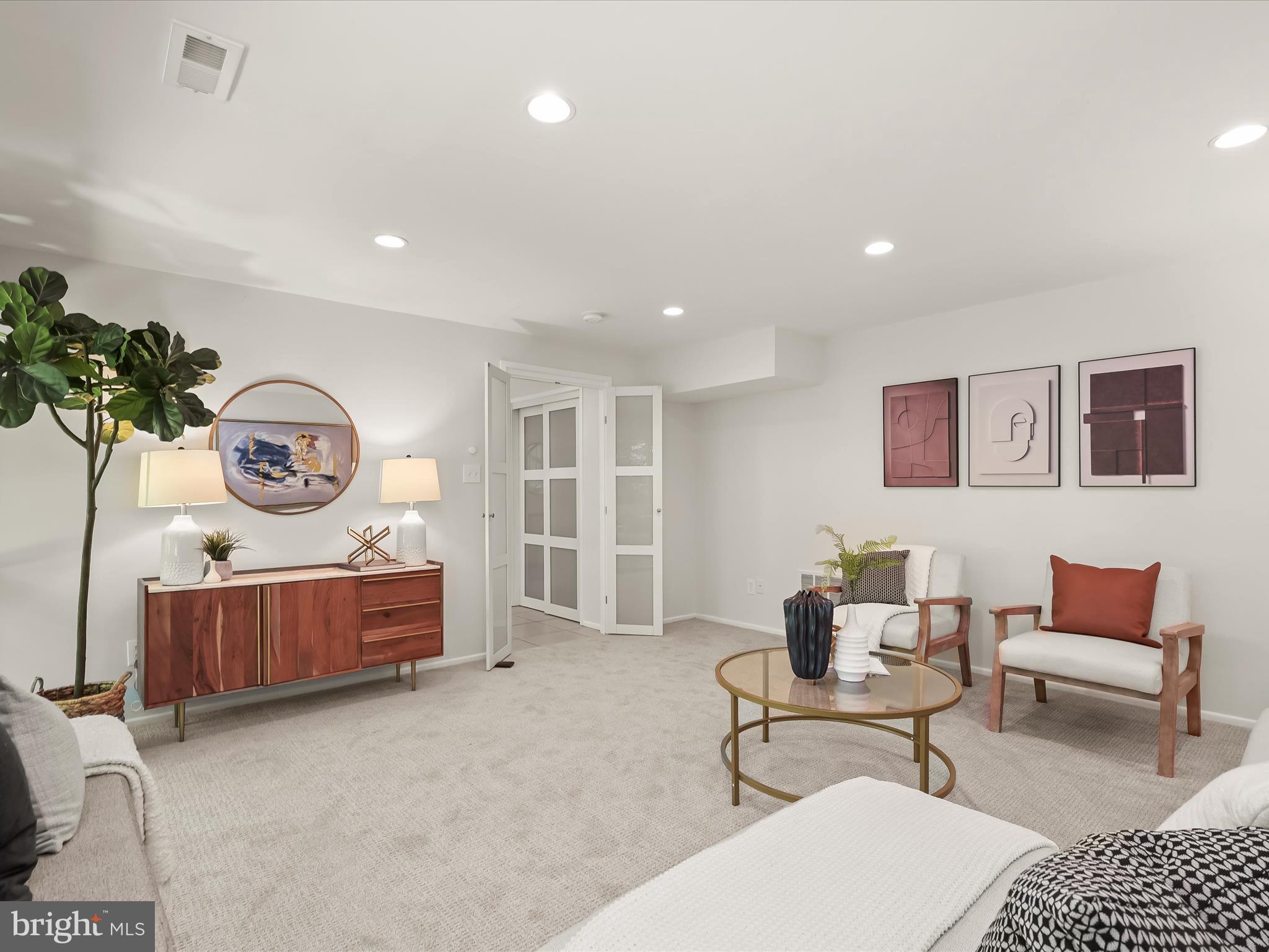 CARDEROCK SPRINGS - Residential