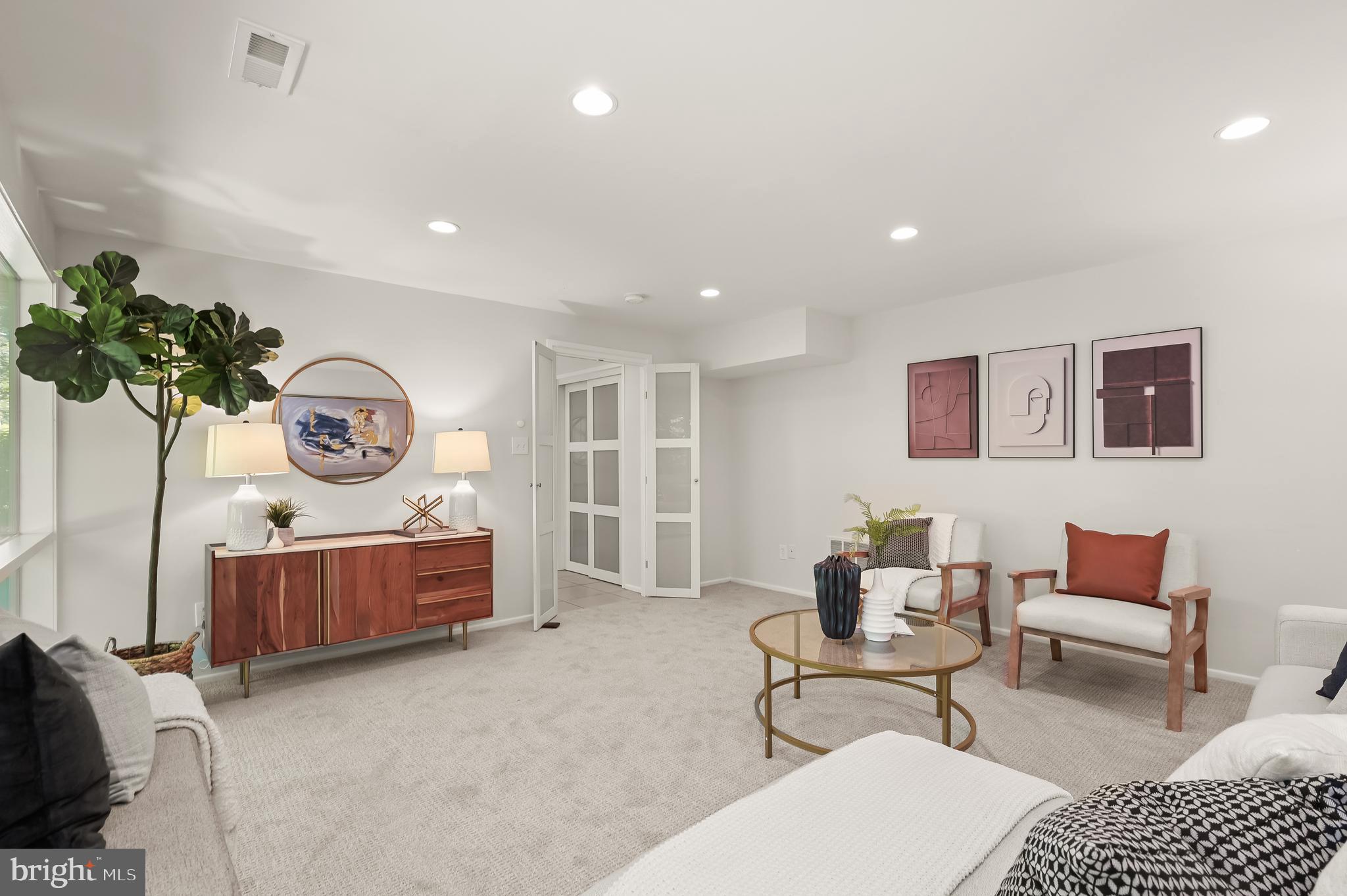 CARDEROCK SPRINGS - Residential