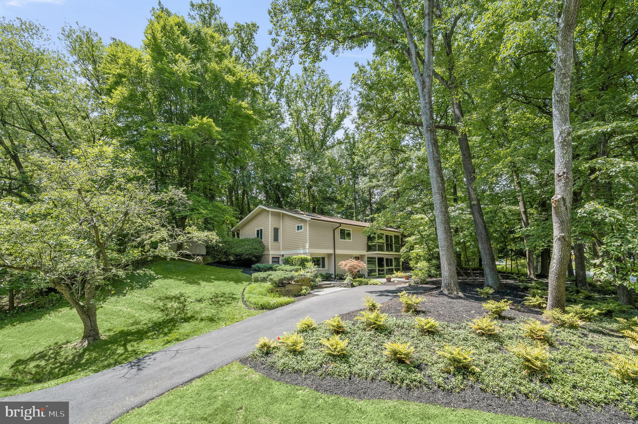 CARDEROCK SPRINGS - Residential