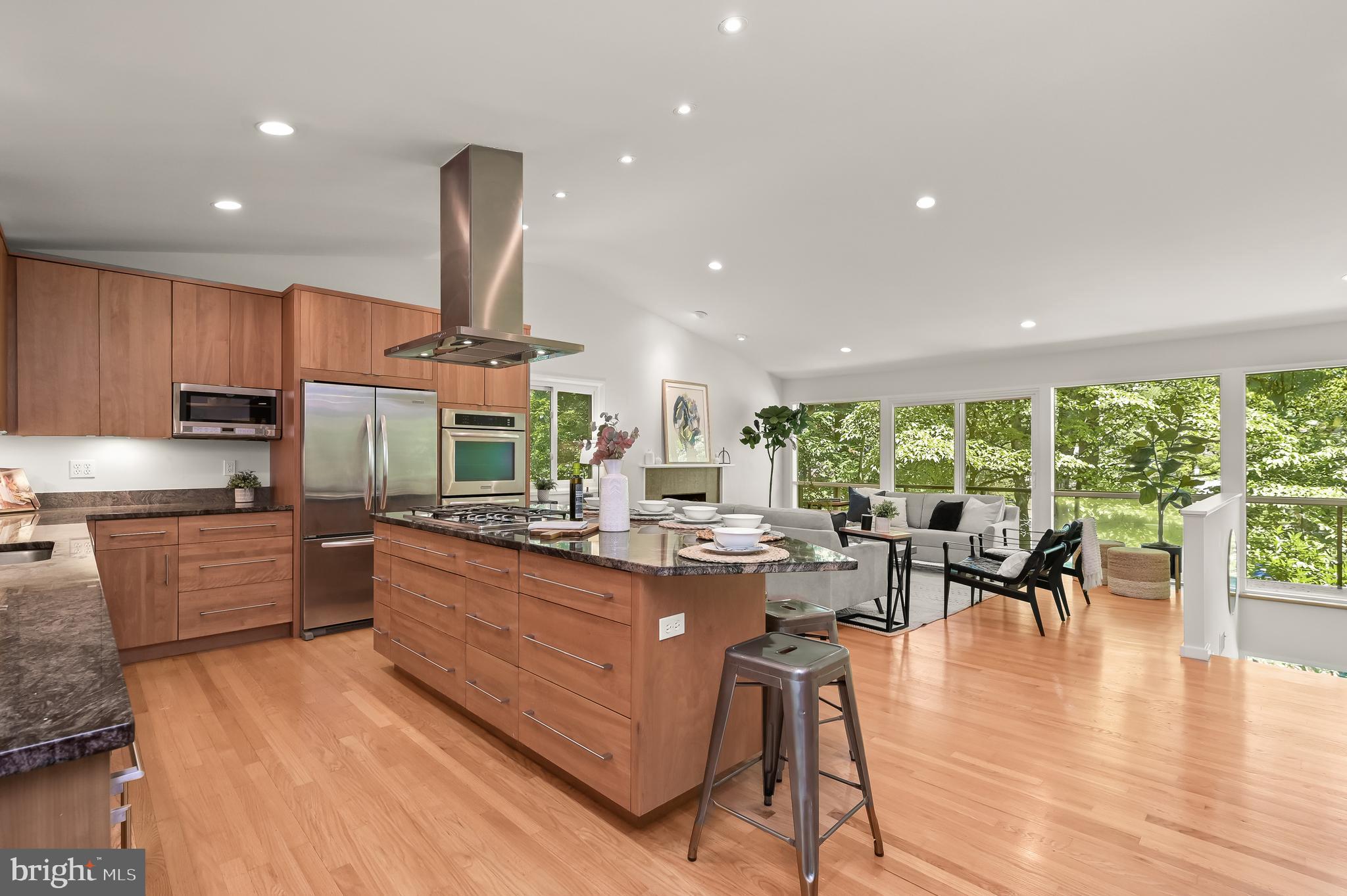 CARDEROCK SPRINGS - Residential