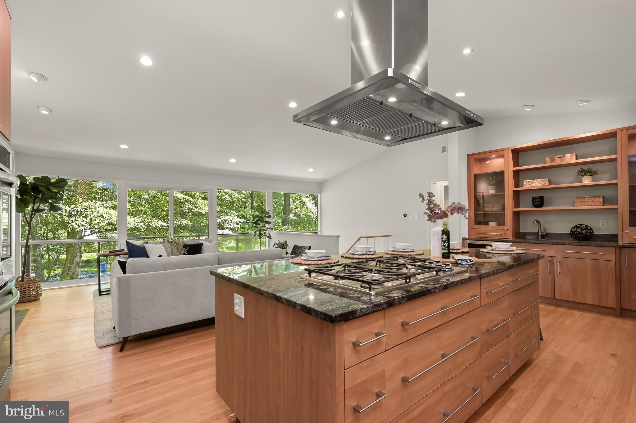 CARDEROCK SPRINGS - Residential