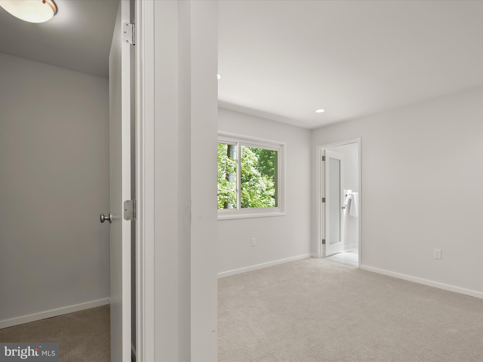 CARDEROCK SPRINGS - Residential