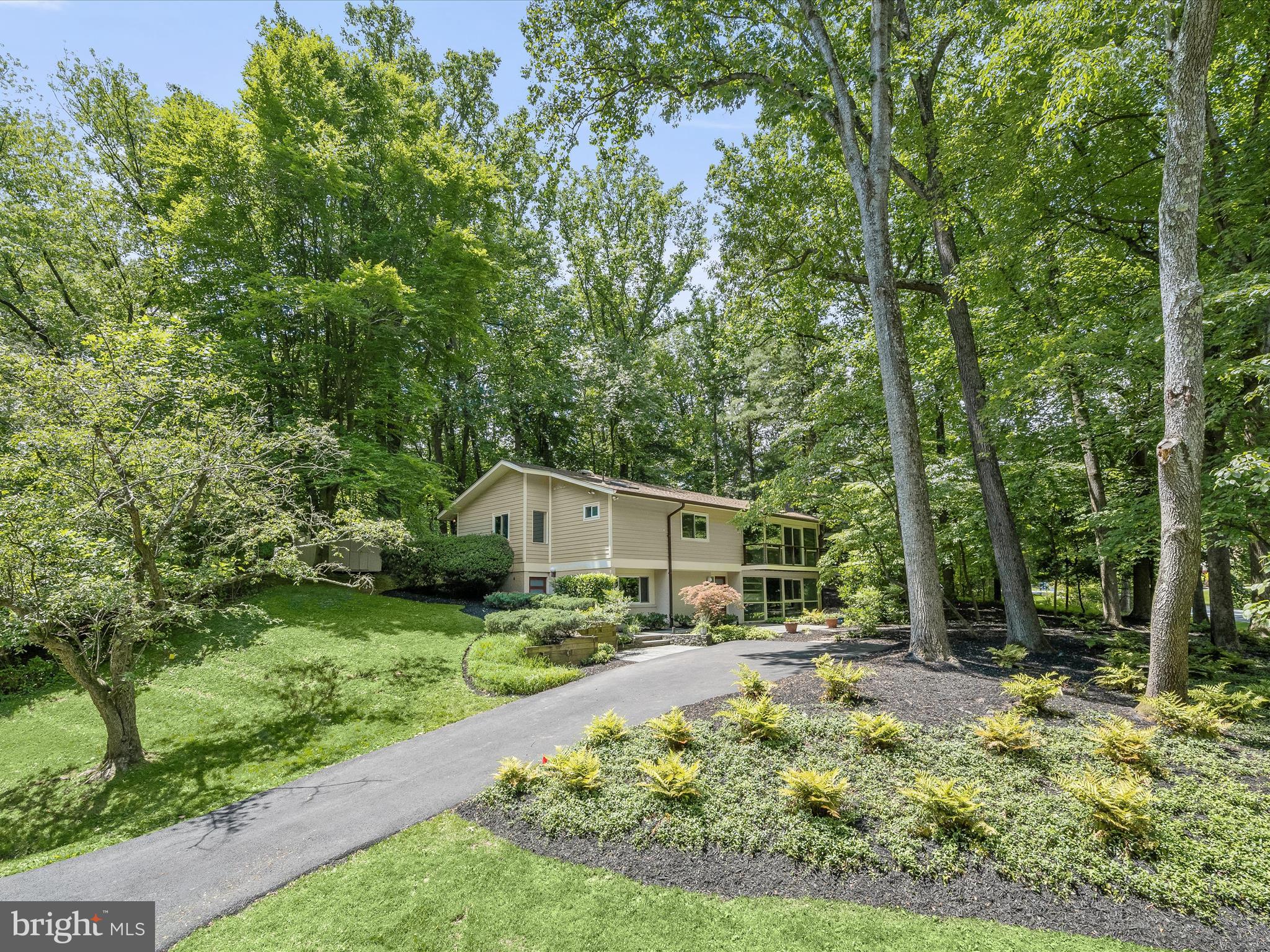 CARDEROCK SPRINGS - Residential