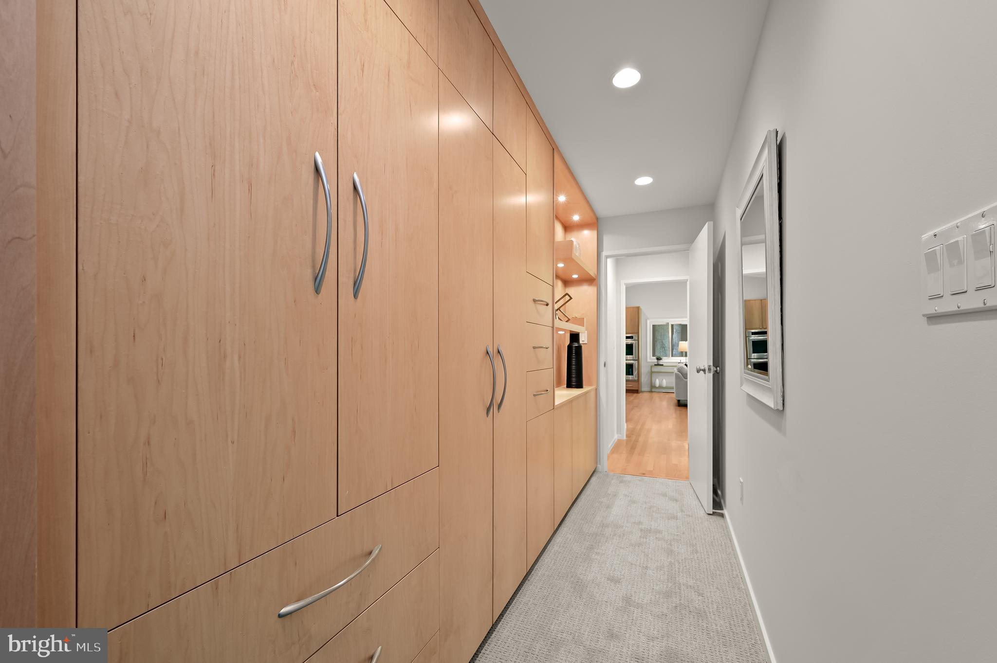 CARDEROCK SPRINGS - Residential