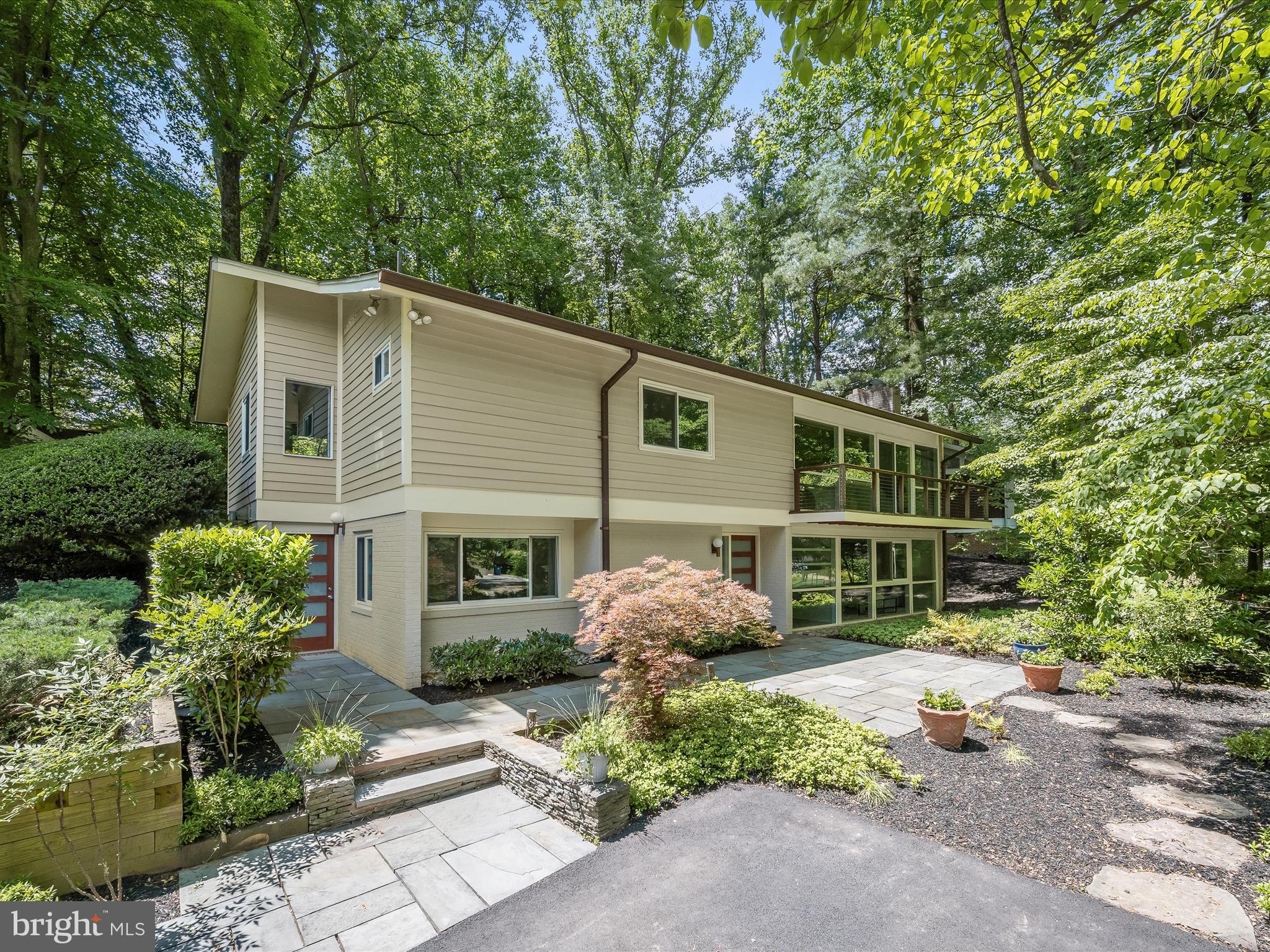 CARDEROCK SPRINGS - Residential