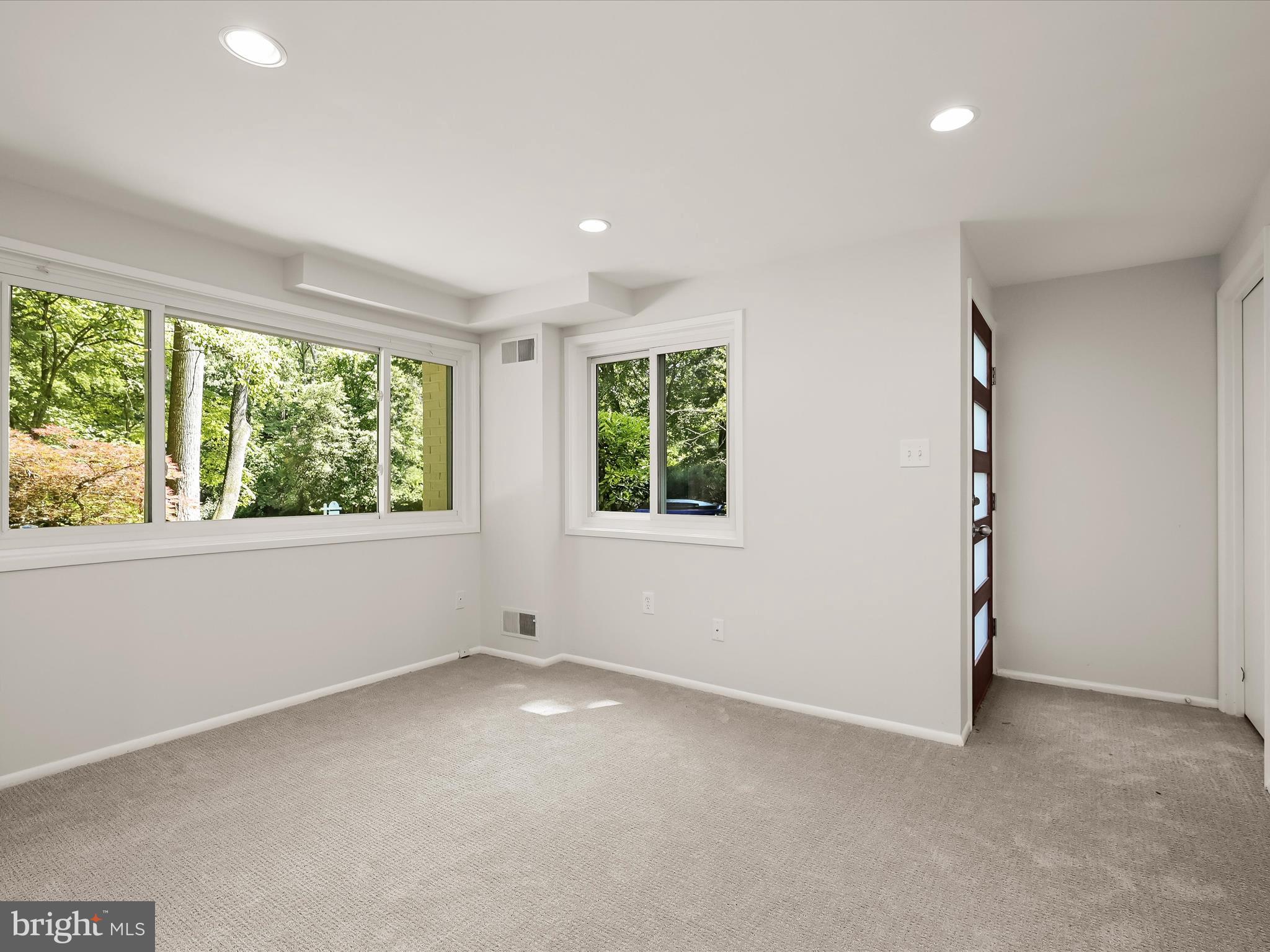 CARDEROCK SPRINGS - Residential