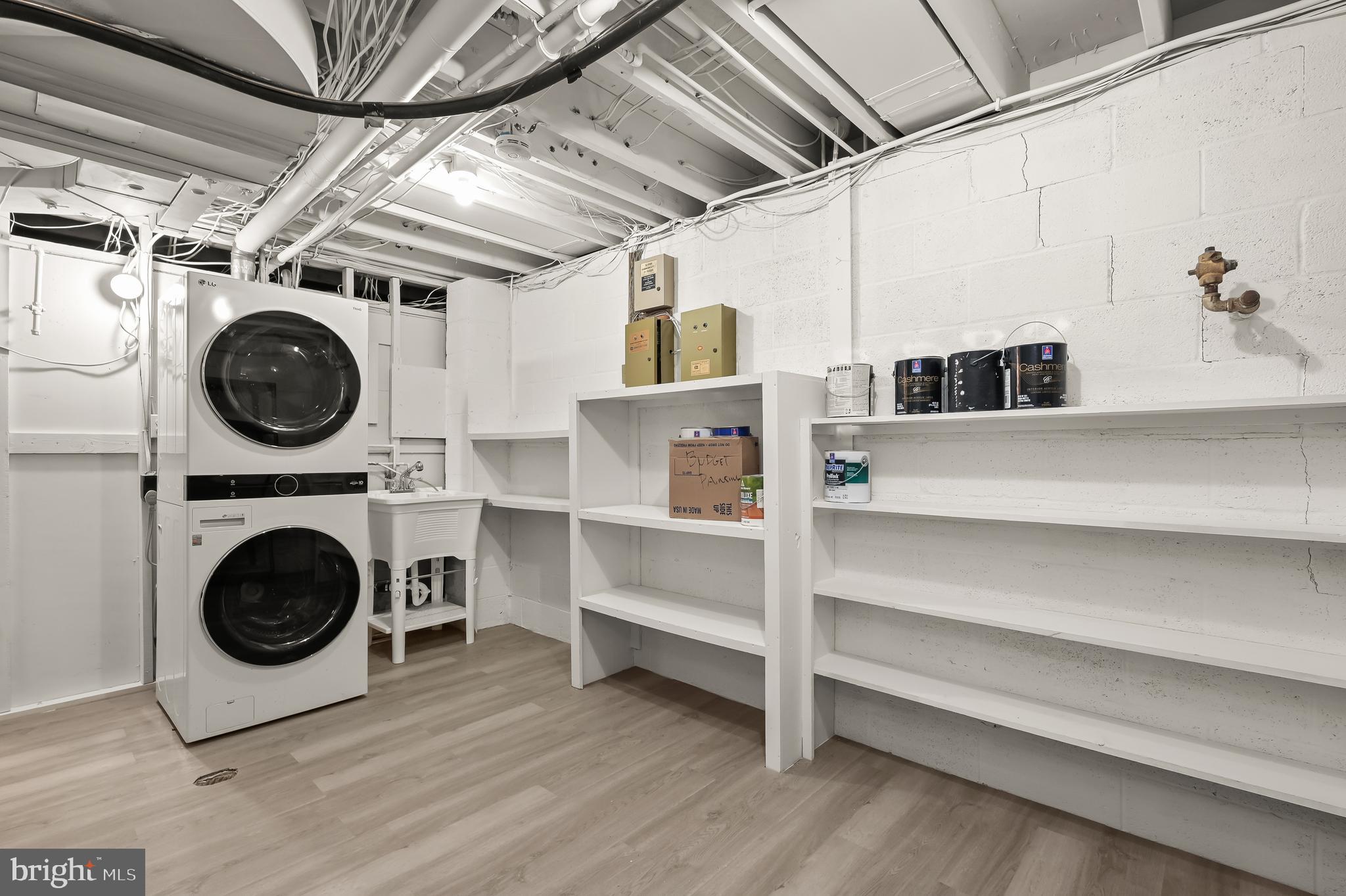 CARDEROCK SPRINGS - Residential