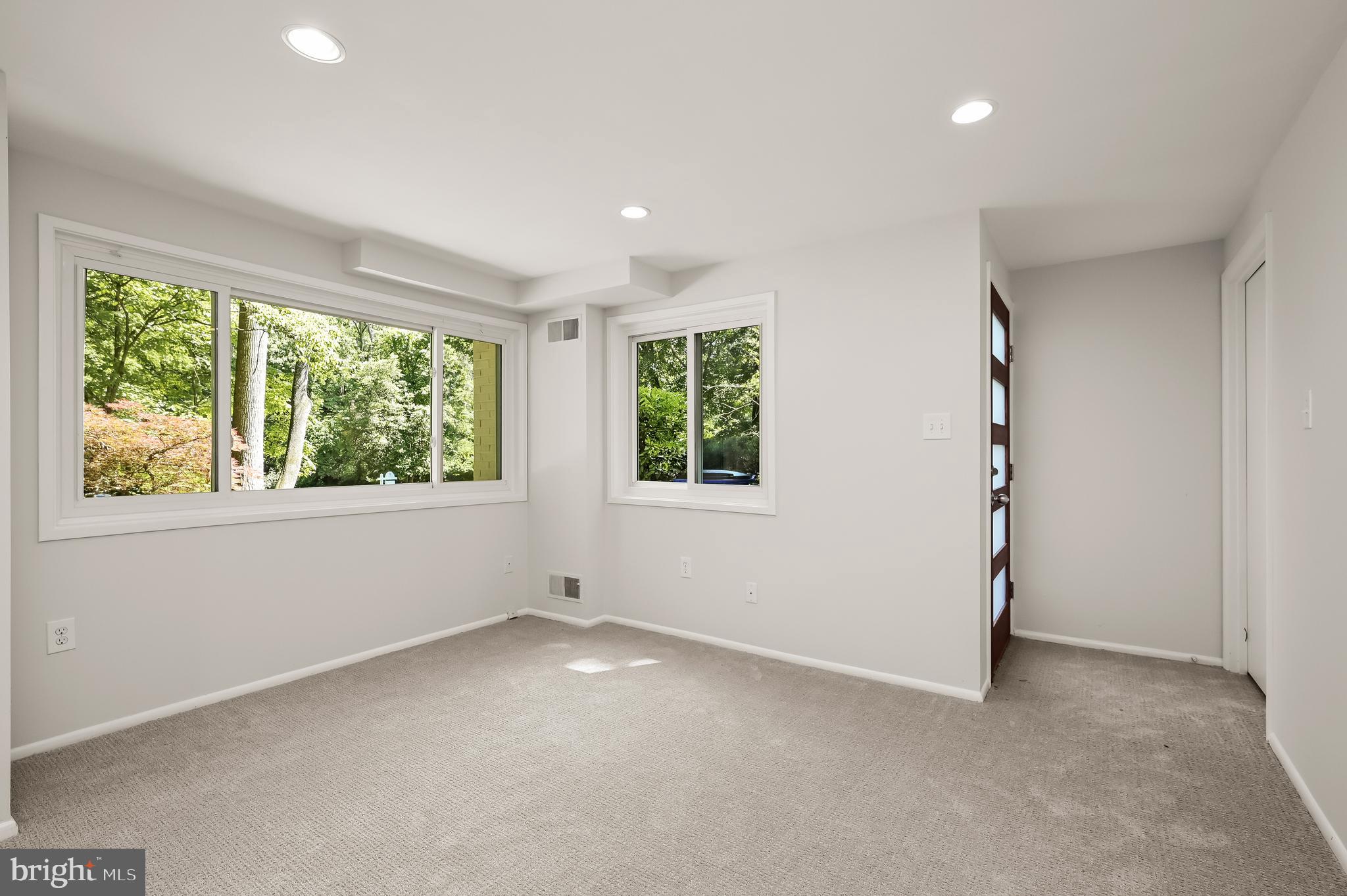 CARDEROCK SPRINGS - Residential