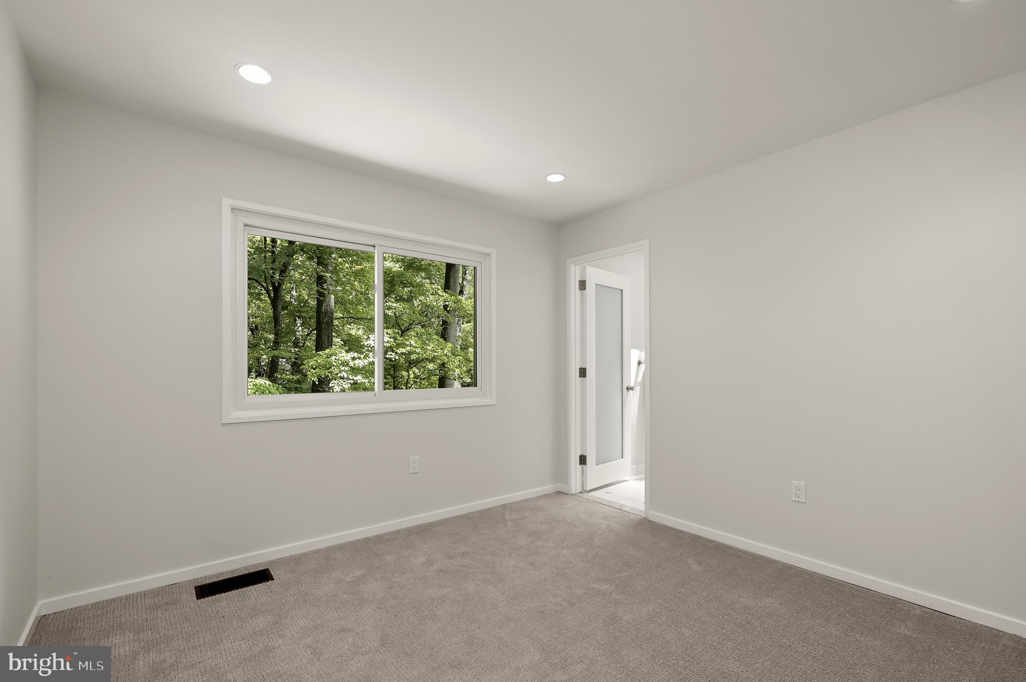 CARDEROCK SPRINGS - Residential