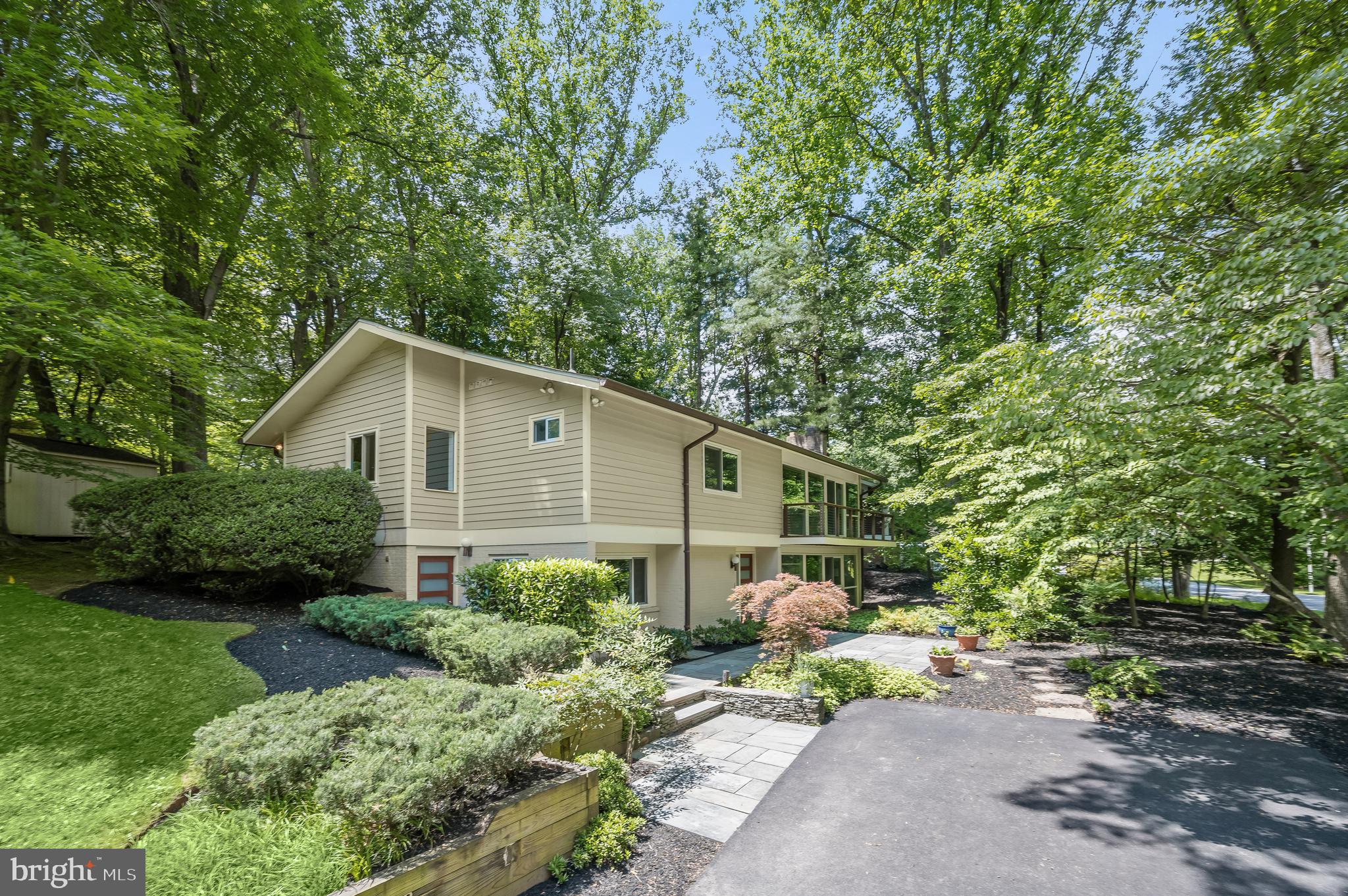 CARDEROCK SPRINGS - Residential