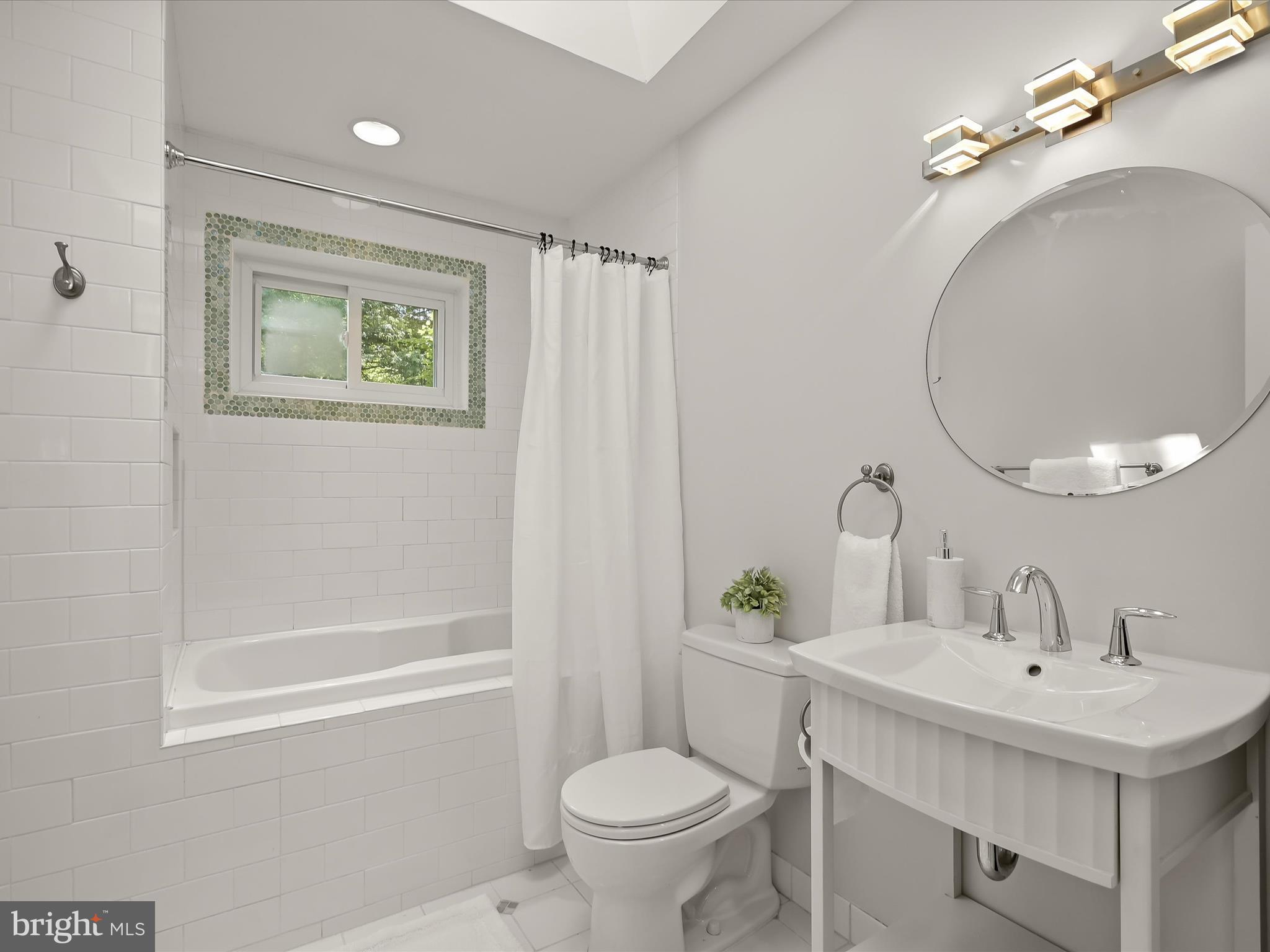 CARDEROCK SPRINGS - Residential