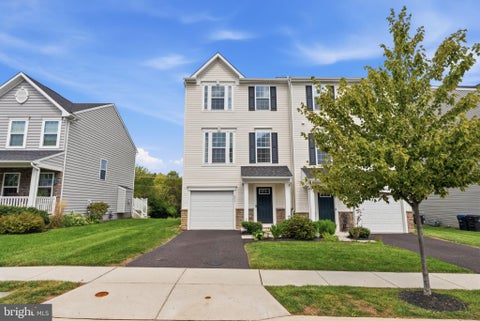 Photo of 633 Columbus Drive, SPRING CITY, PA 19475 (MLS # PACT2135738)