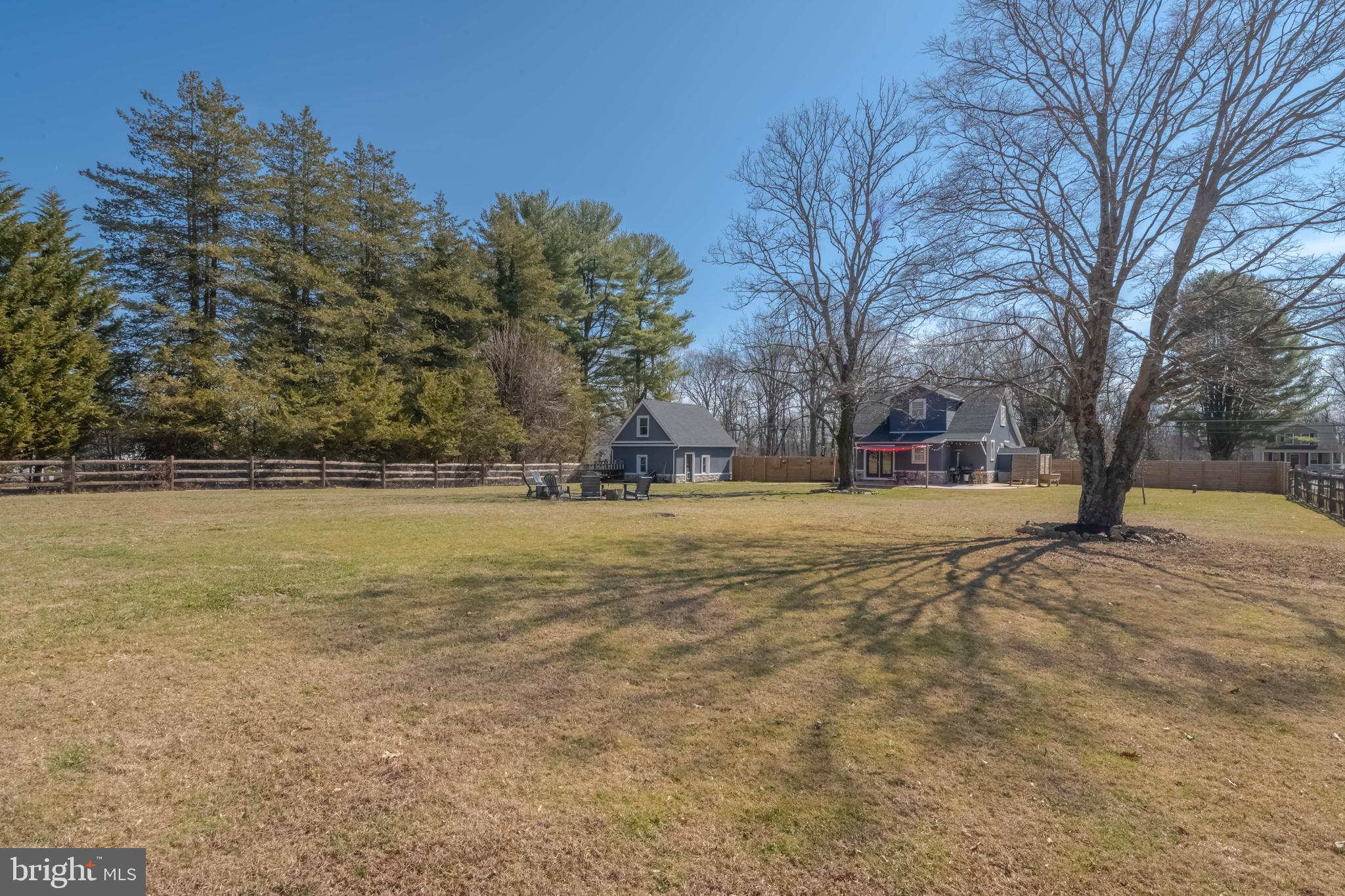 FALLSTON MANOR - Residential