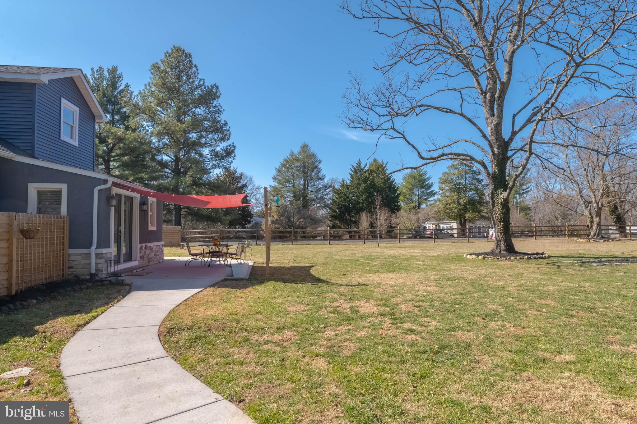 FALLSTON MANOR - Residential