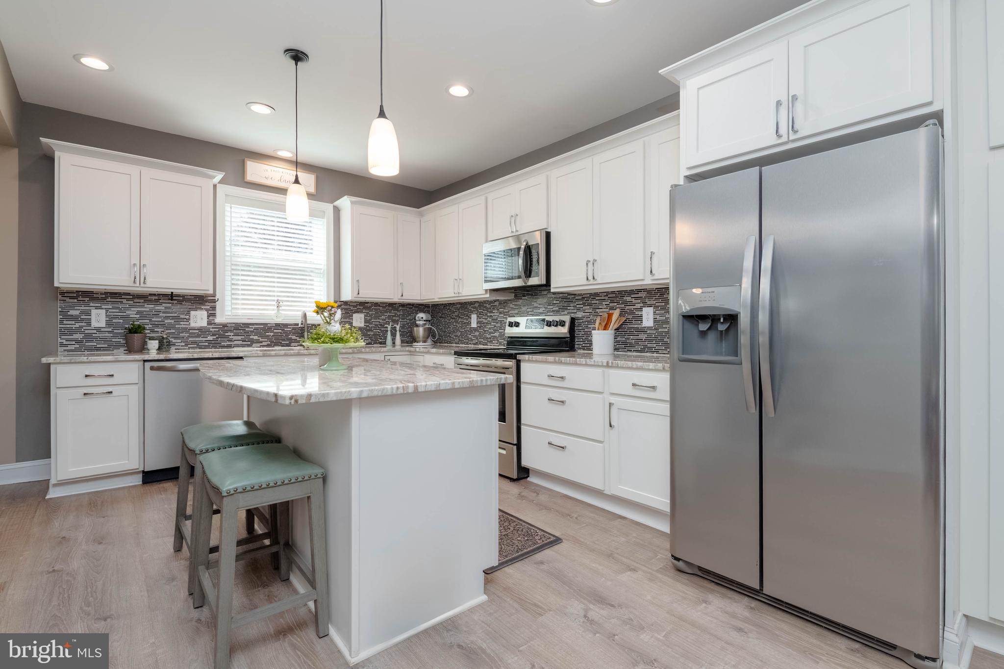 FALLSTON MANOR - Residential