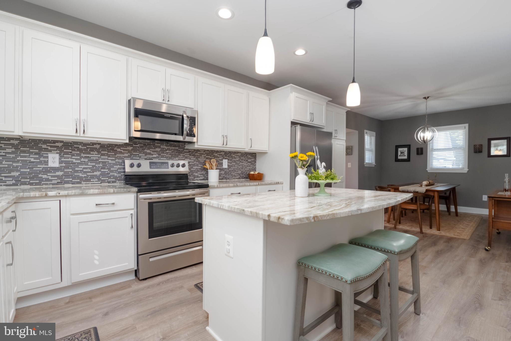 FALLSTON MANOR - Residential