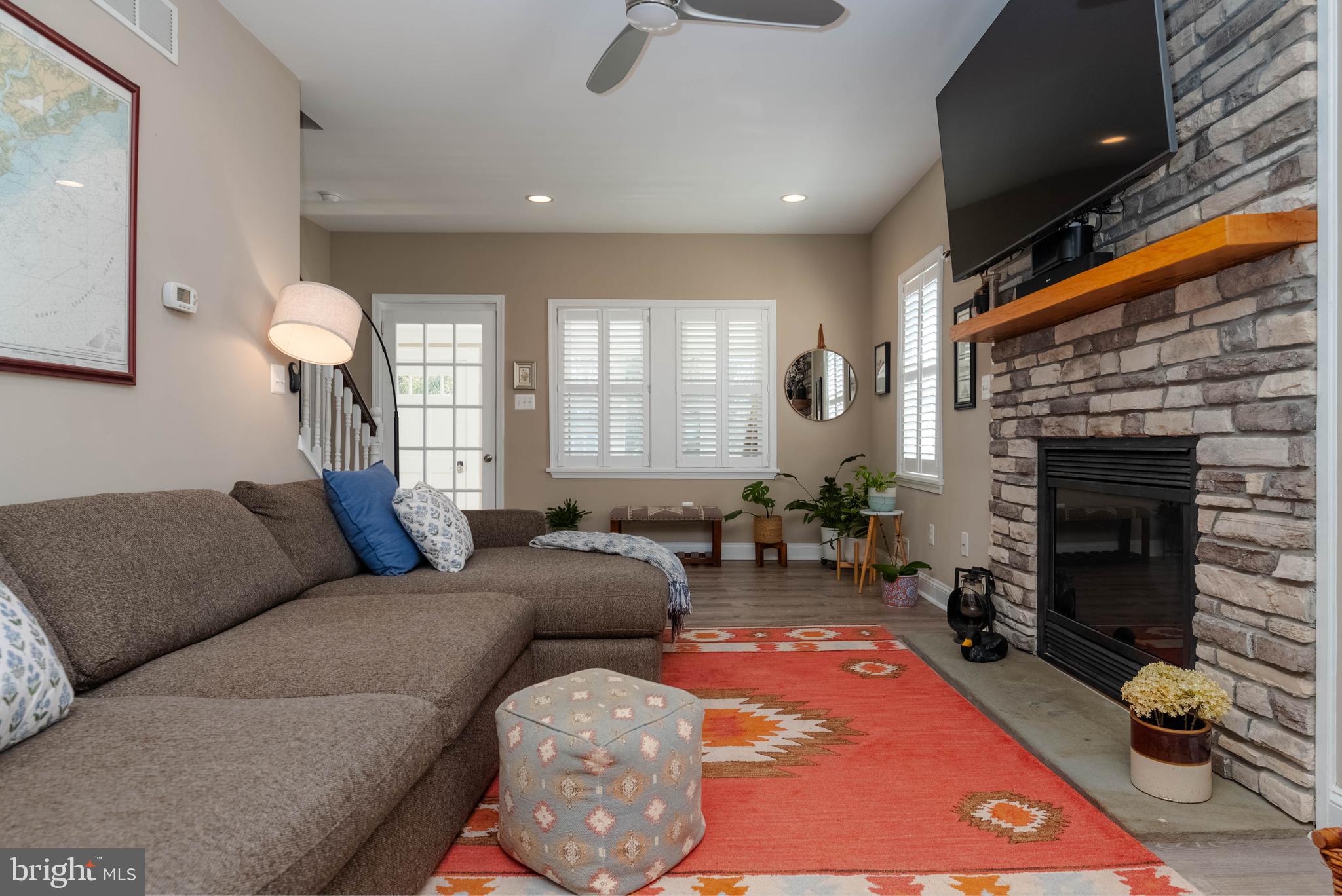 FALLSTON MANOR - Residential