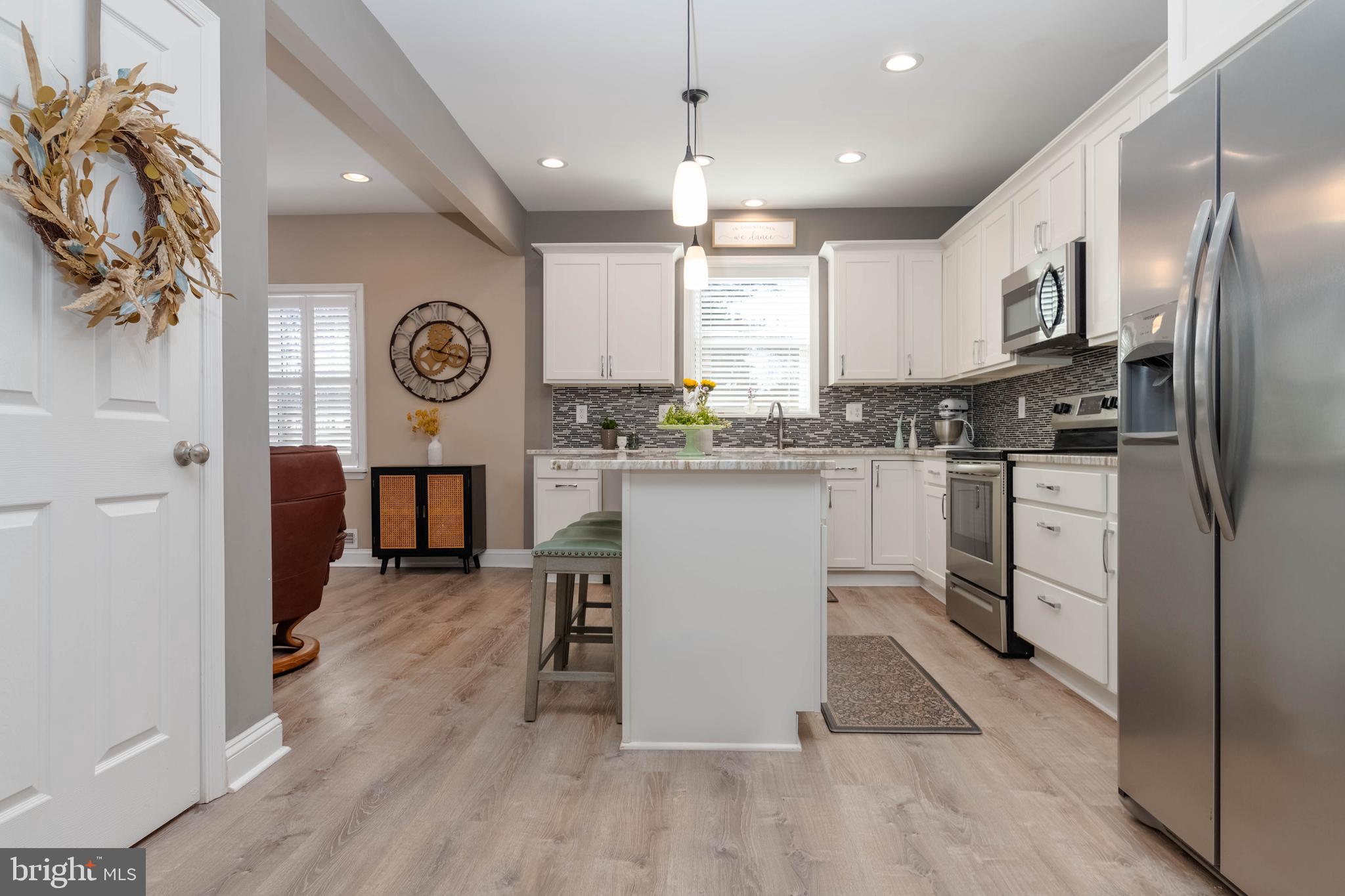 FALLSTON MANOR - Residential