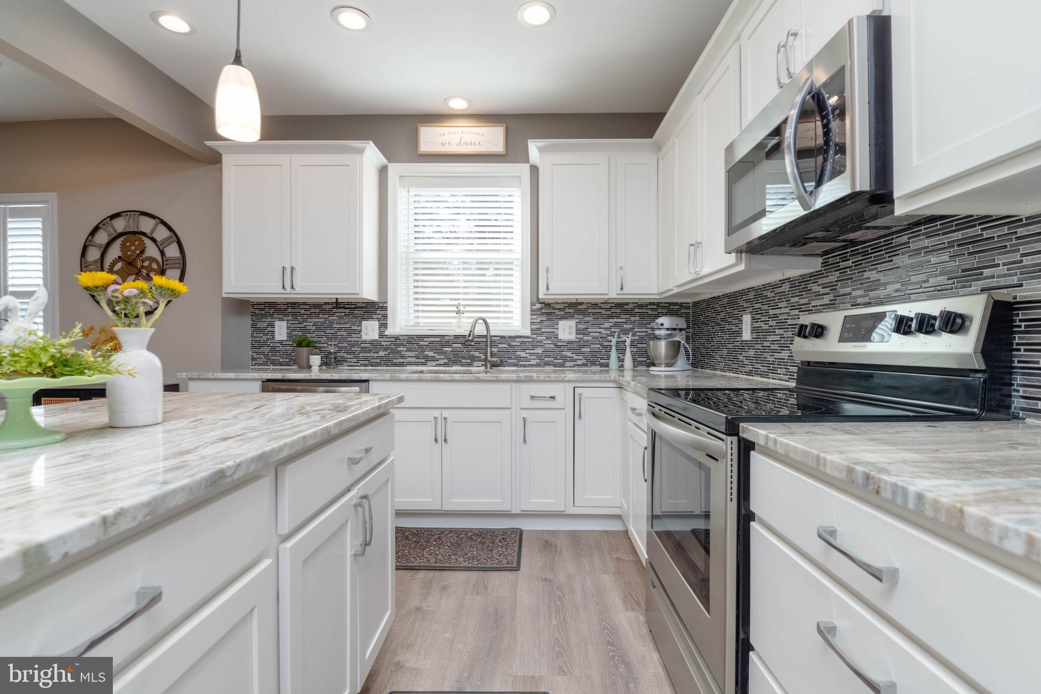 FALLSTON MANOR - Residential