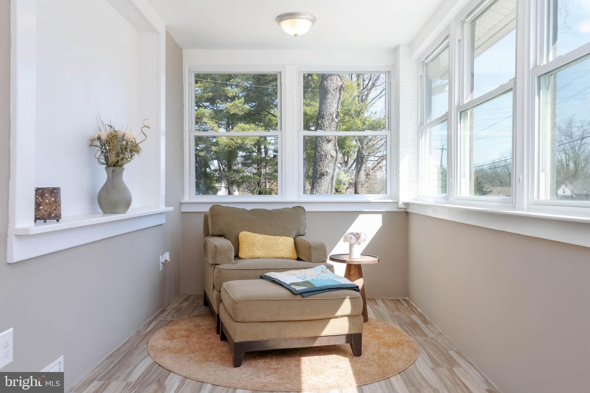 FALLSTON MANOR - Residential