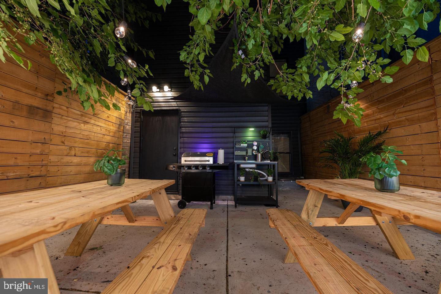 TEMPLE UNIVERSITY - Residential Lease