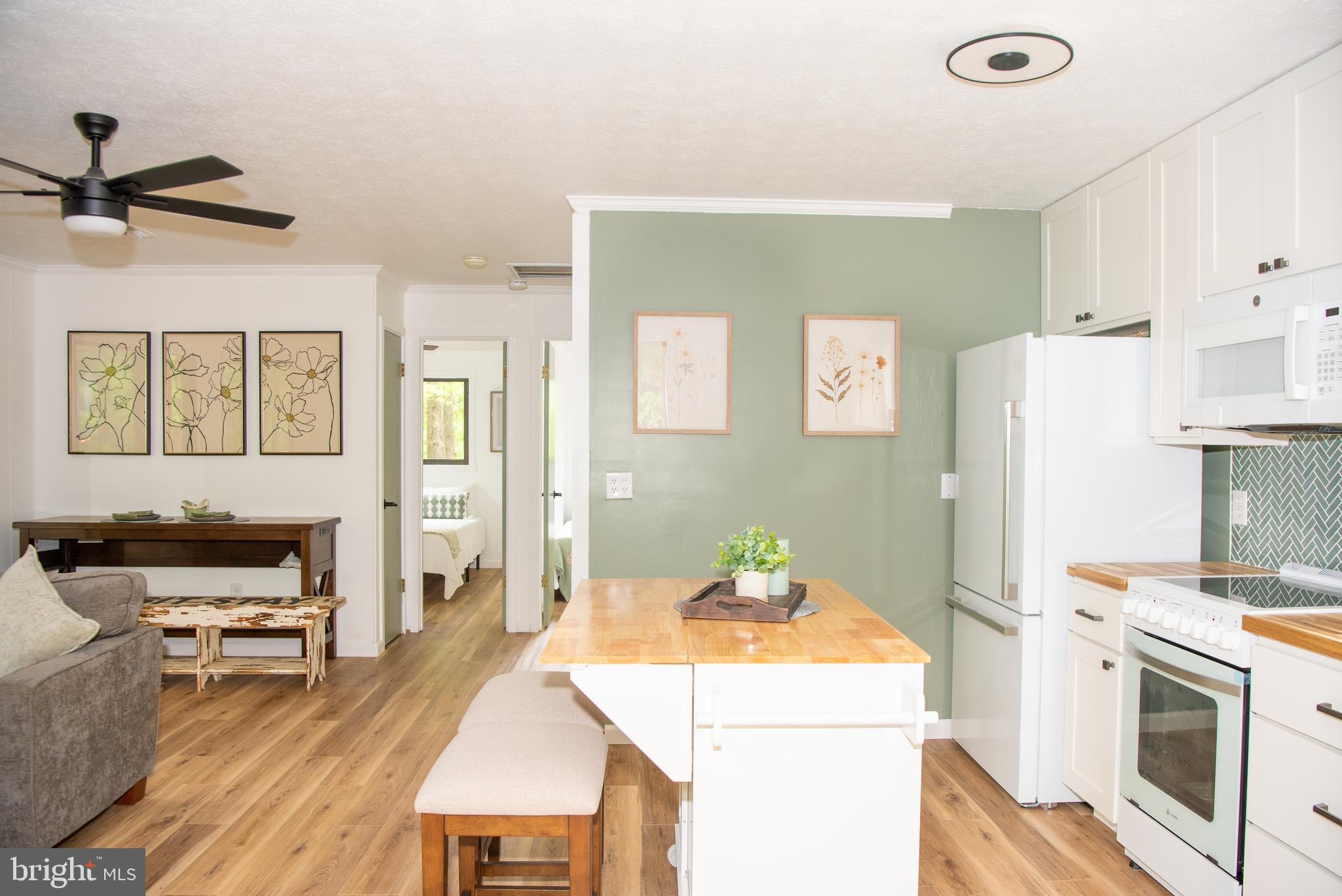 CABIN AT LOST RIVER - Residential