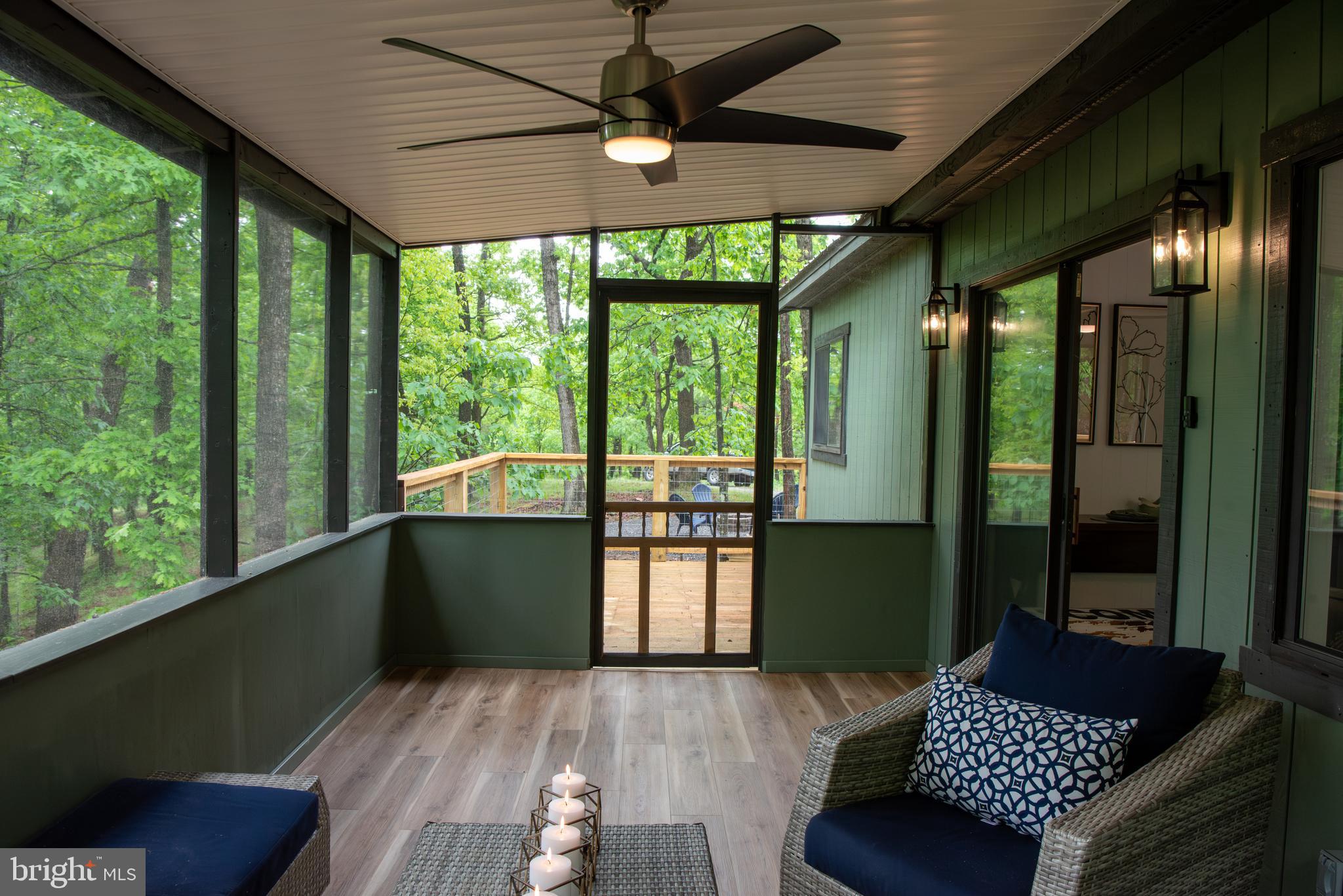 CABIN AT LOST RIVER - Residential