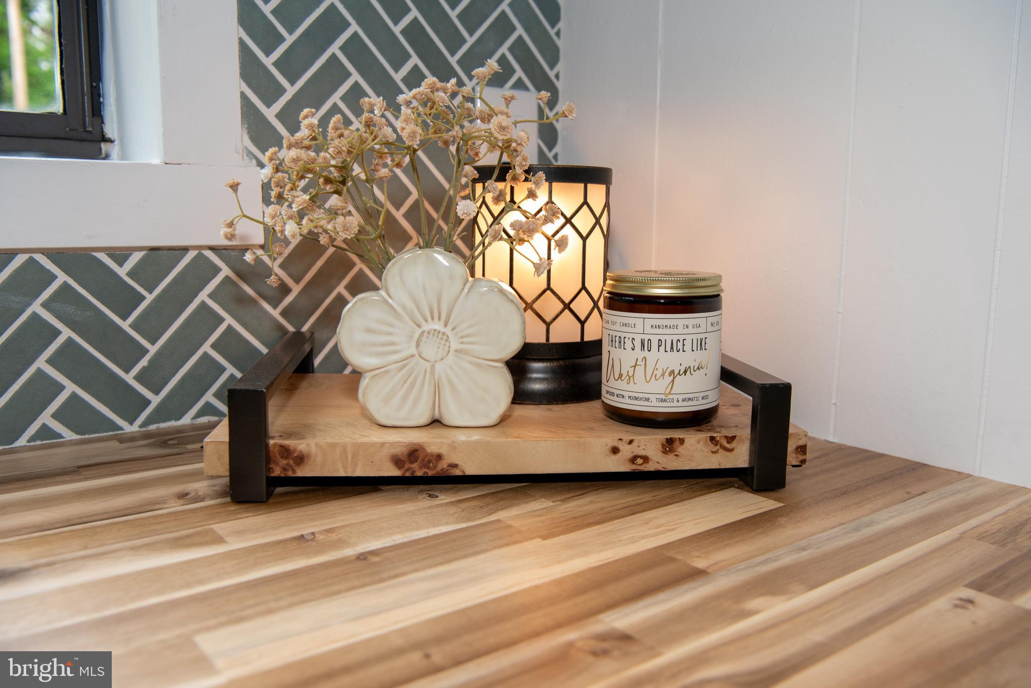 CABIN AT LOST RIVER - Residential