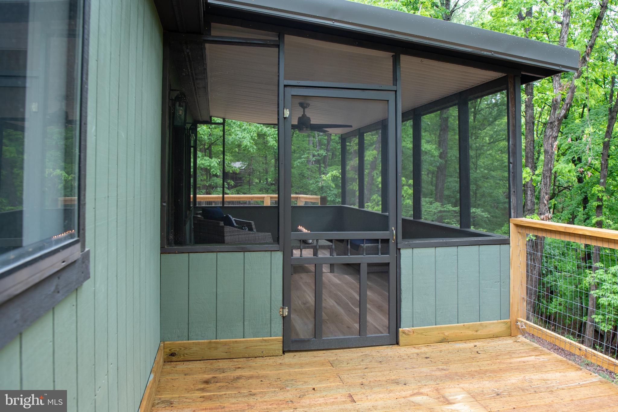CABIN AT LOST RIVER - Residential